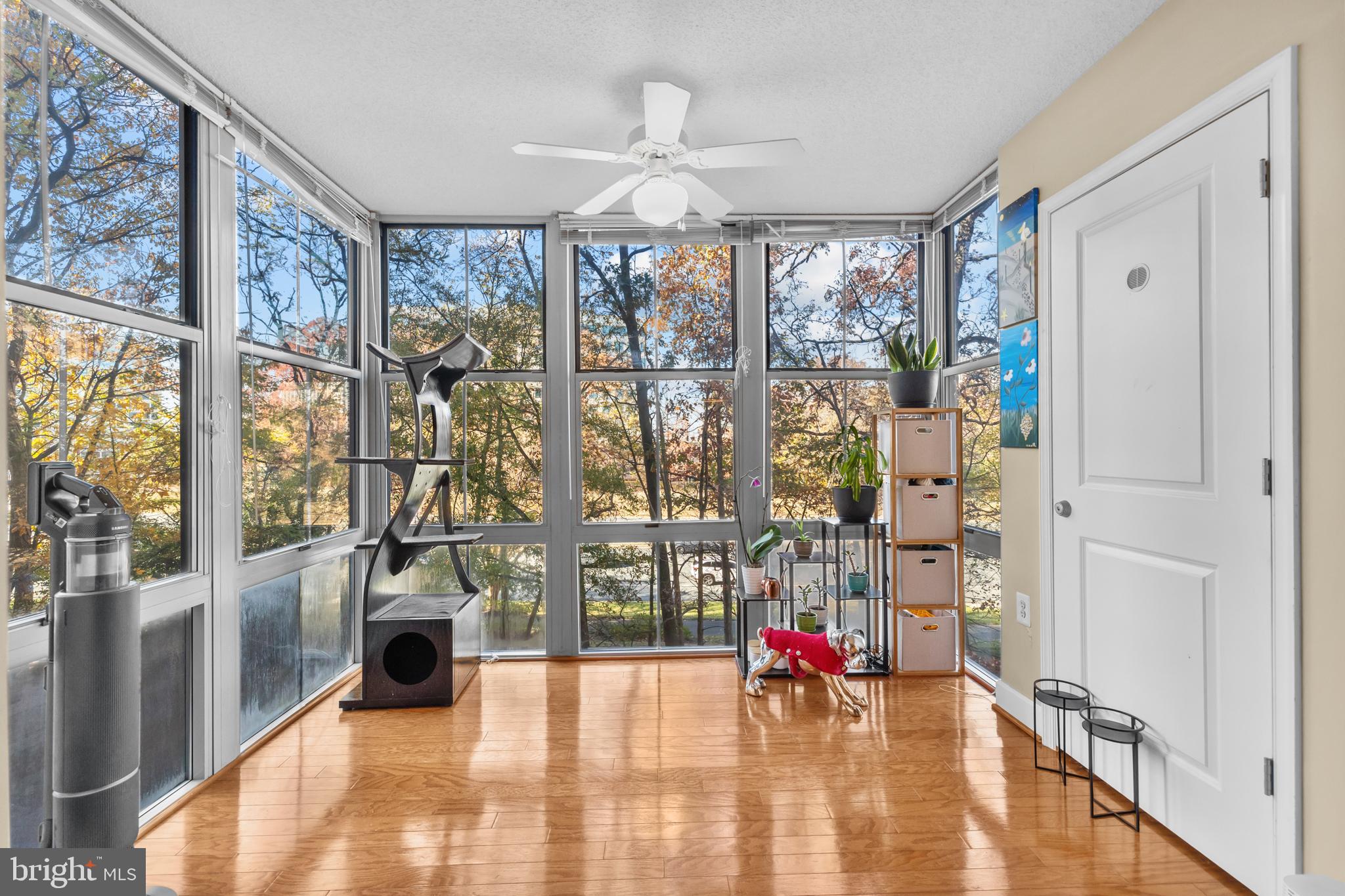 CARLTON HOUSE - Residential