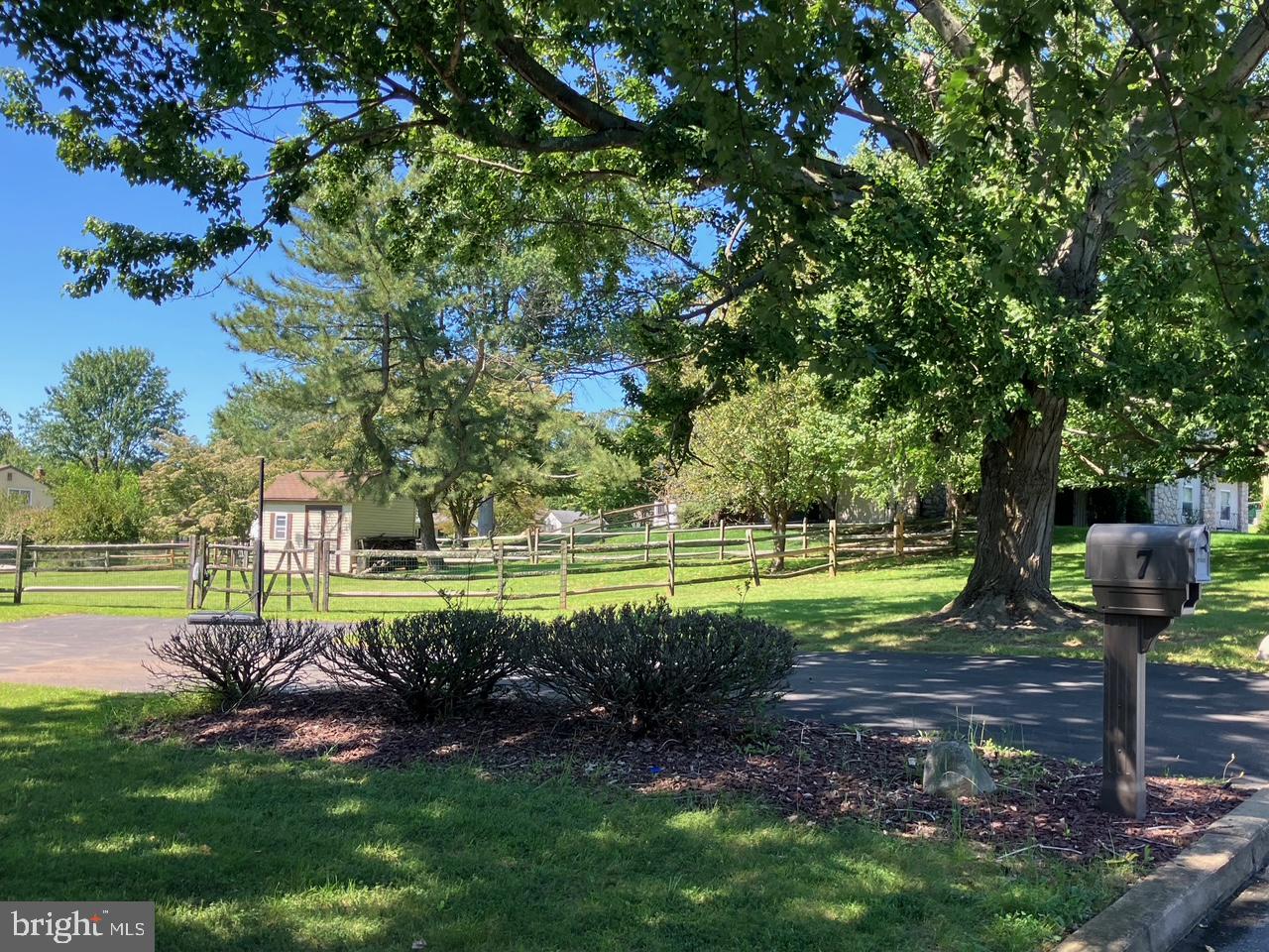 7 CARMELITA DRIVE