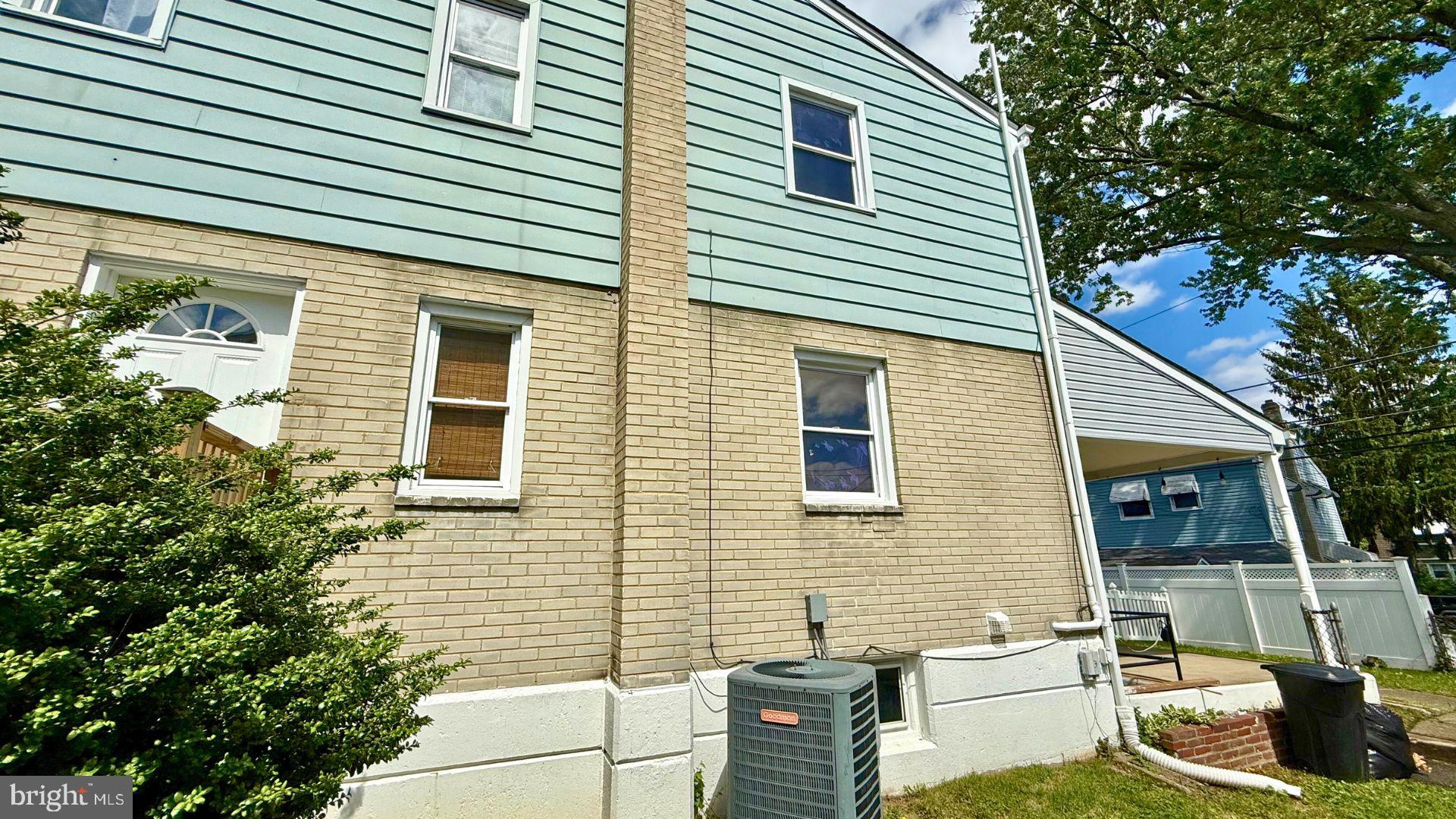 RIDLEY PARK - Residential Lease