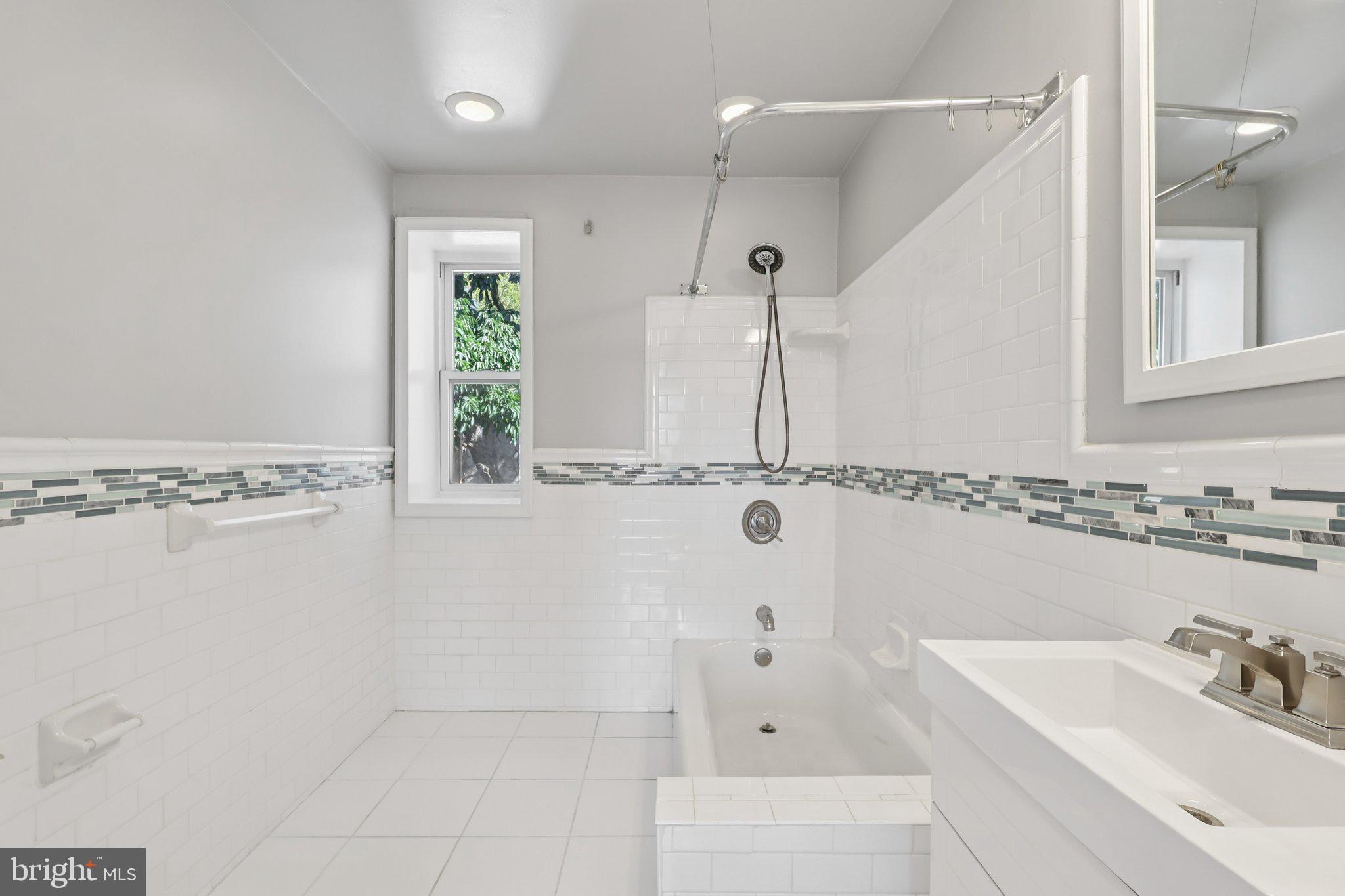 GRADUATE HOSPITAL - Residential