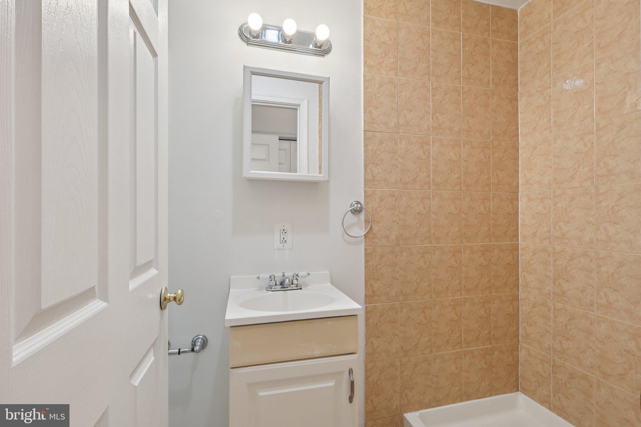 GRADUATE HOSPITAL - Residential