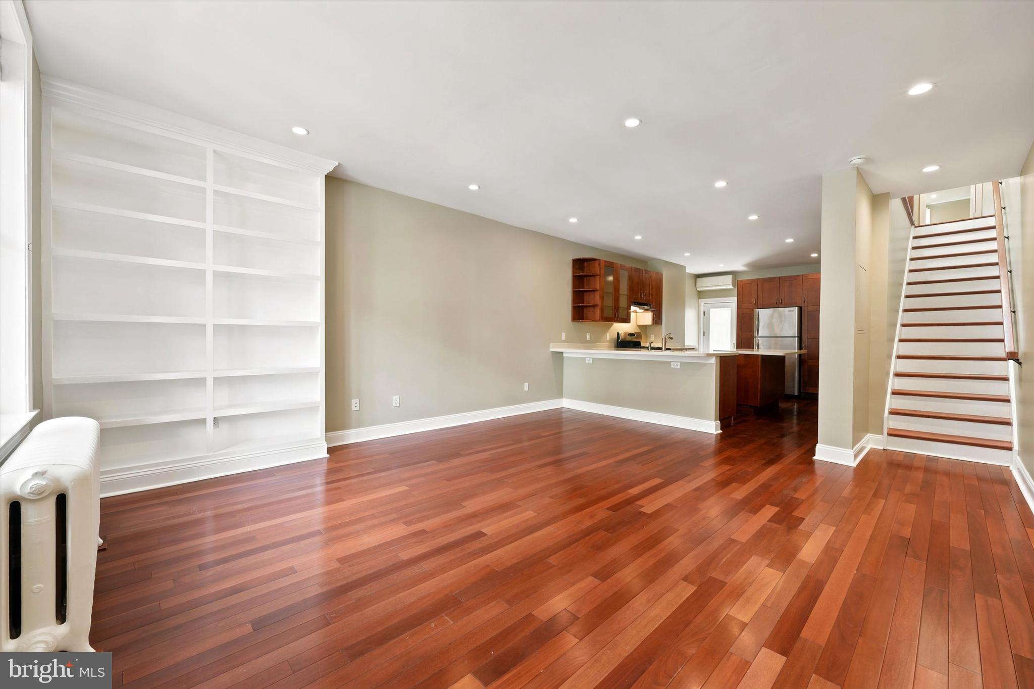 2320 LOMBARD STREET