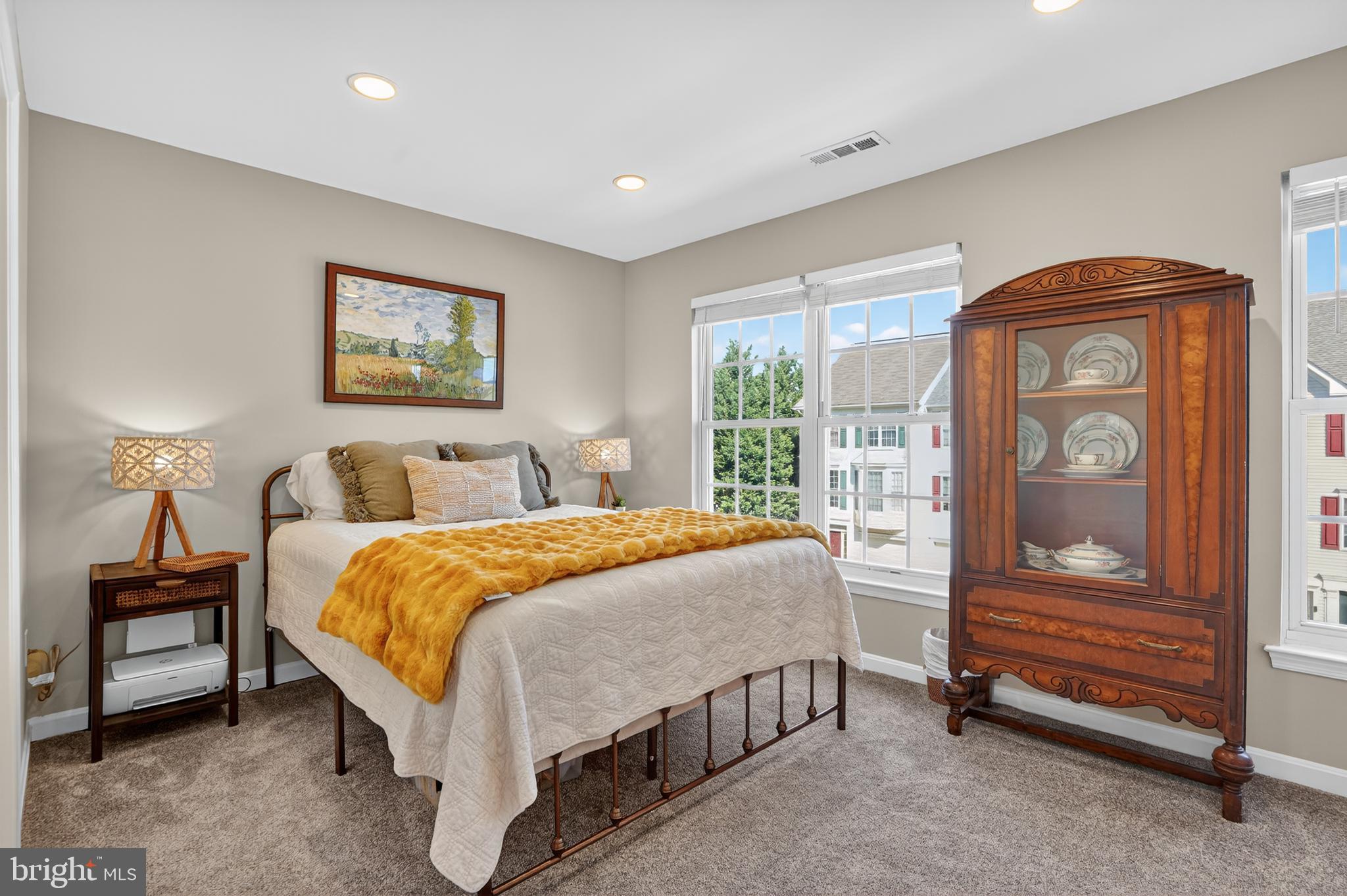 TRAILSIDE - Residential