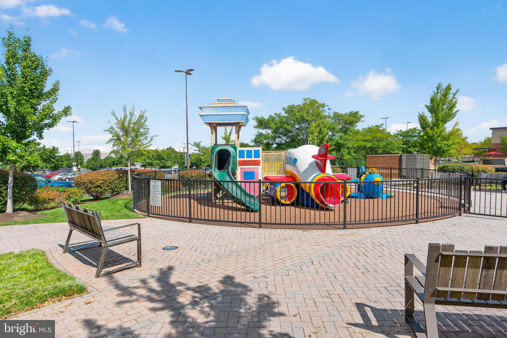 TRAILSIDE - Residential