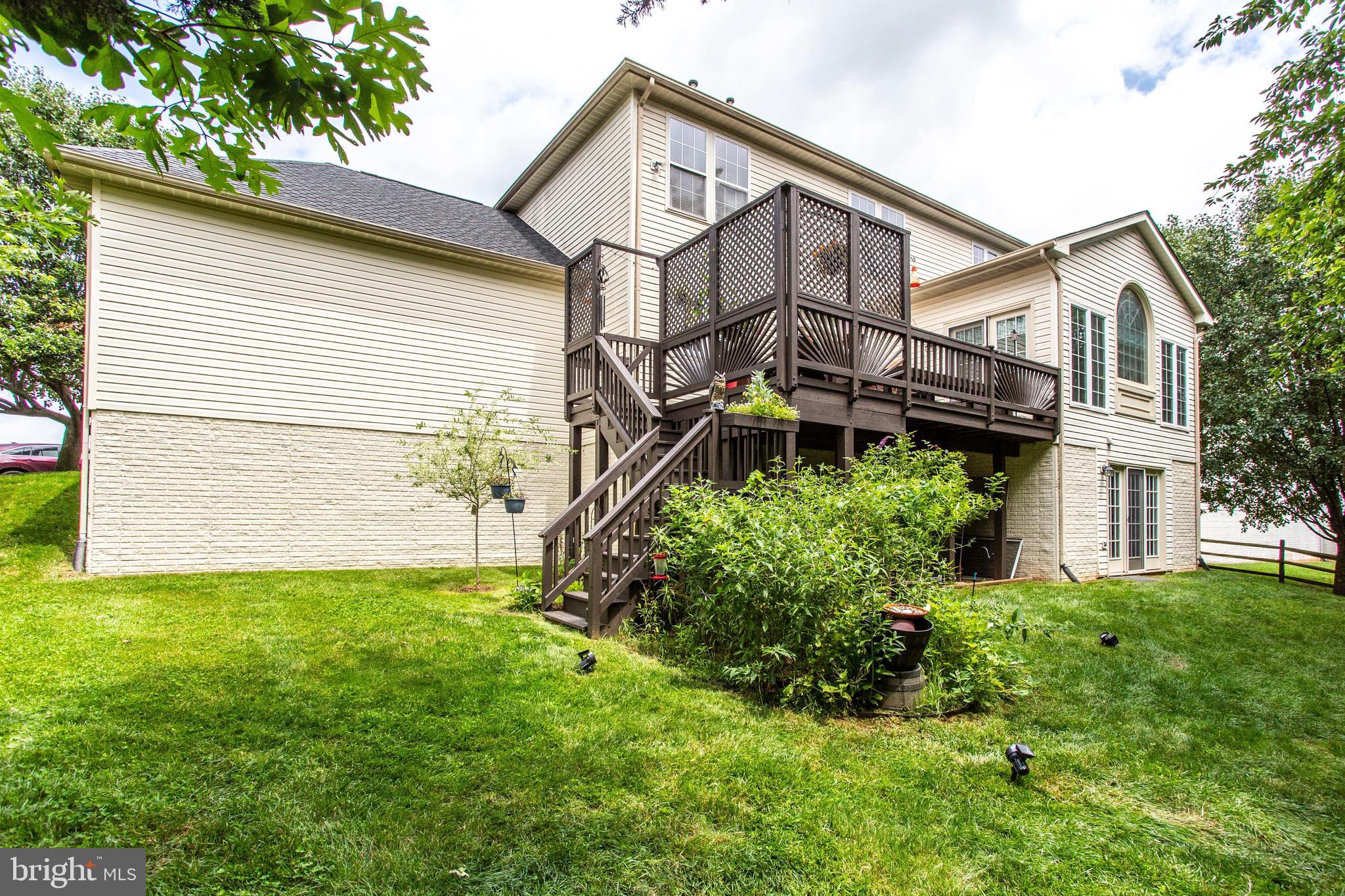 HUNTERS RUN - Residential