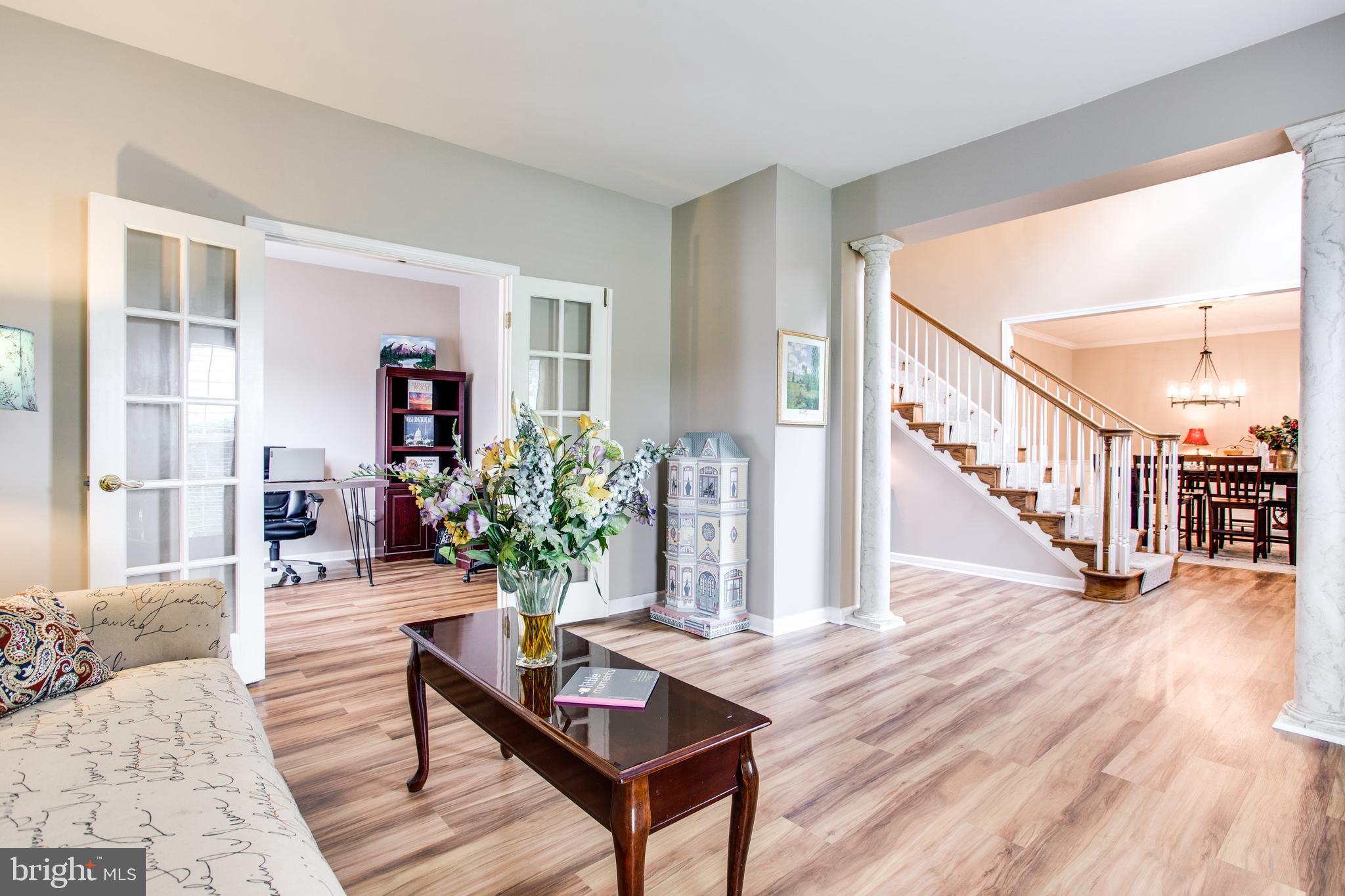 HUNTERS RUN - Residential