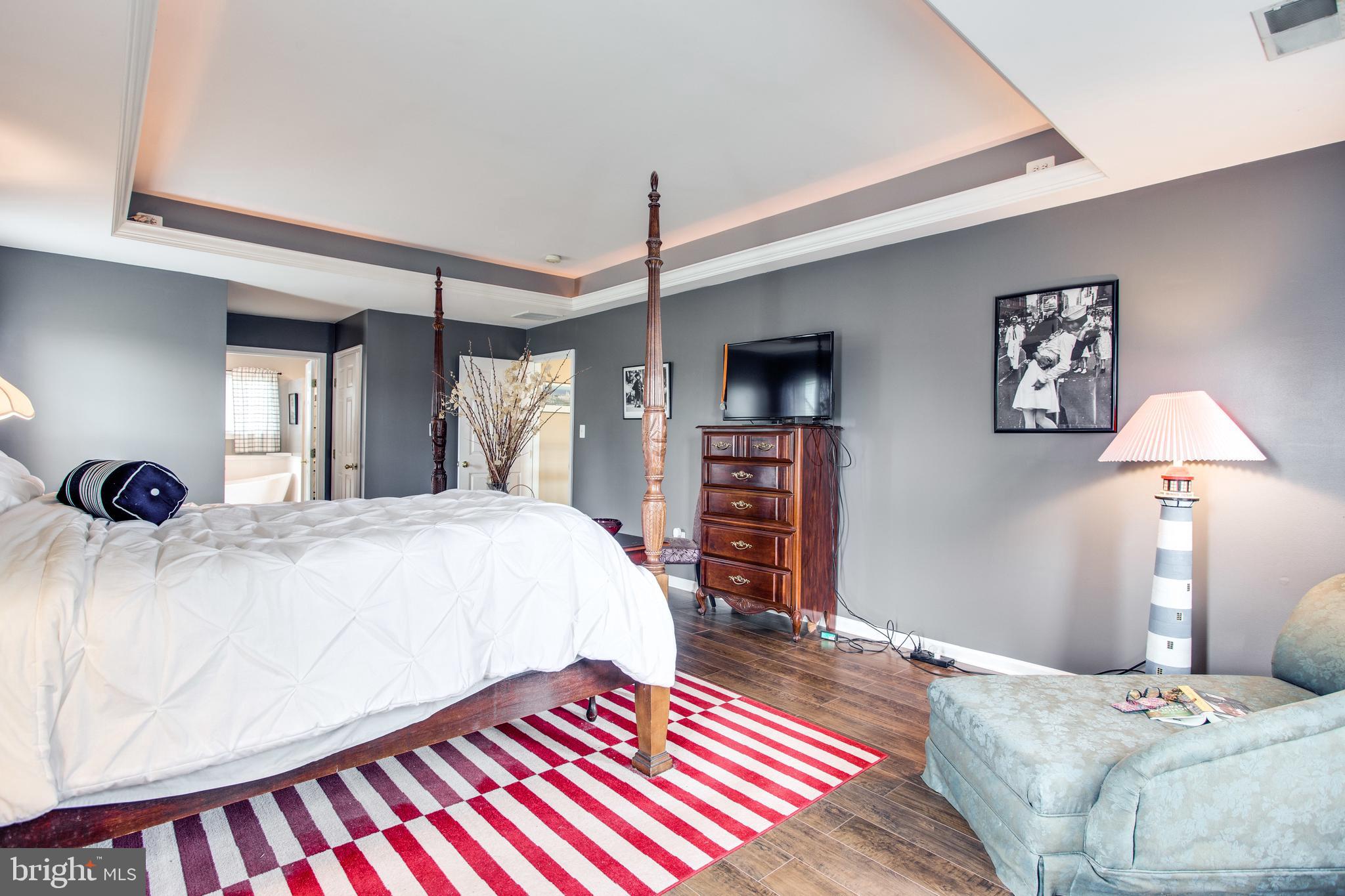 HUNTERS RUN - Residential