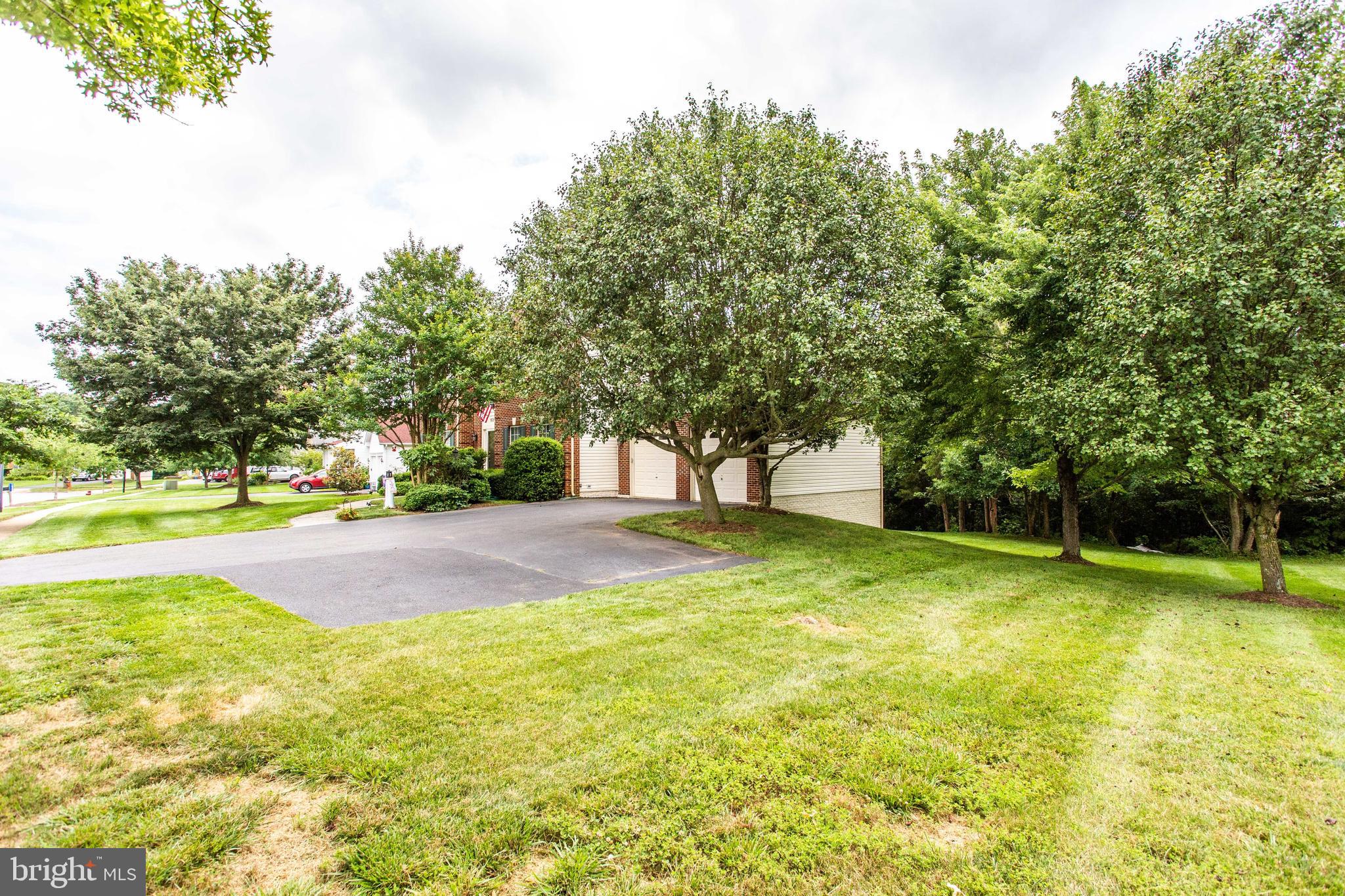 HUNTERS RUN - Residential