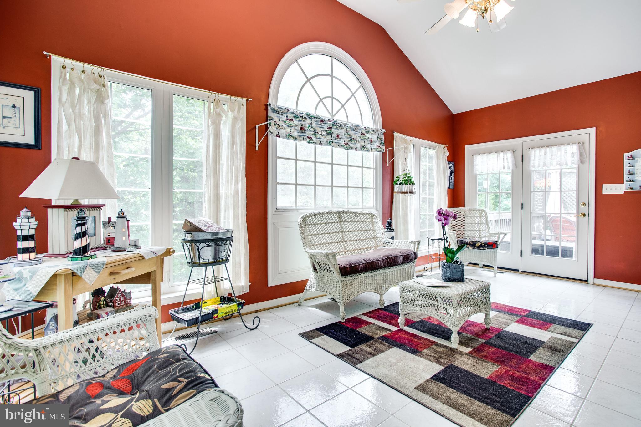 HUNTERS RUN - Residential