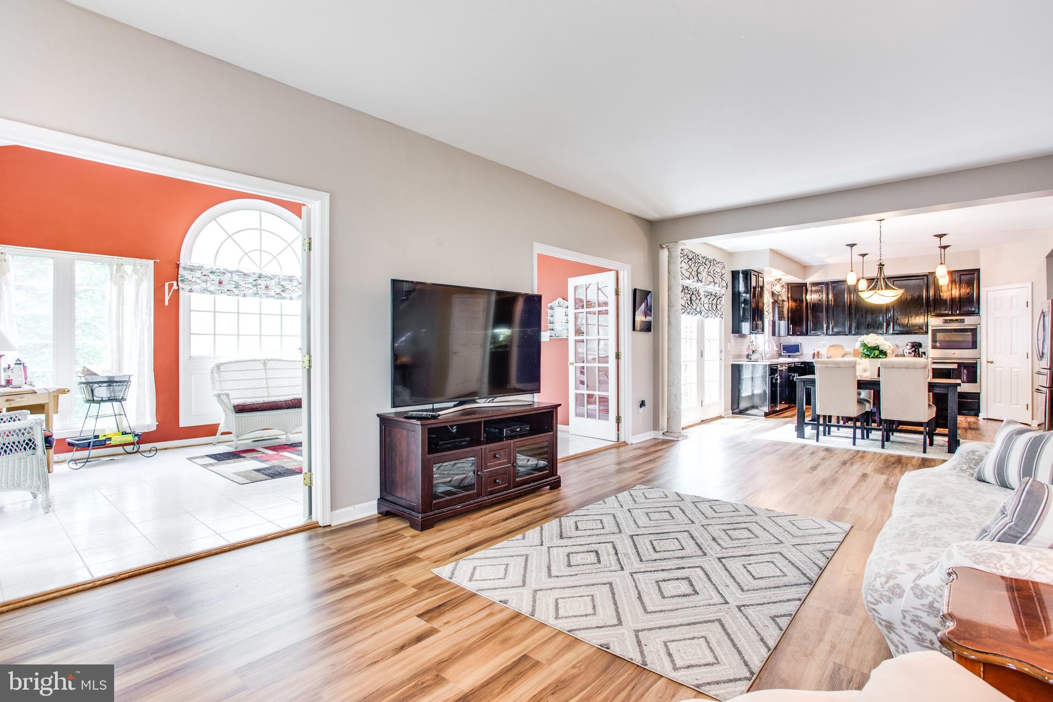 HUNTERS RUN - Residential