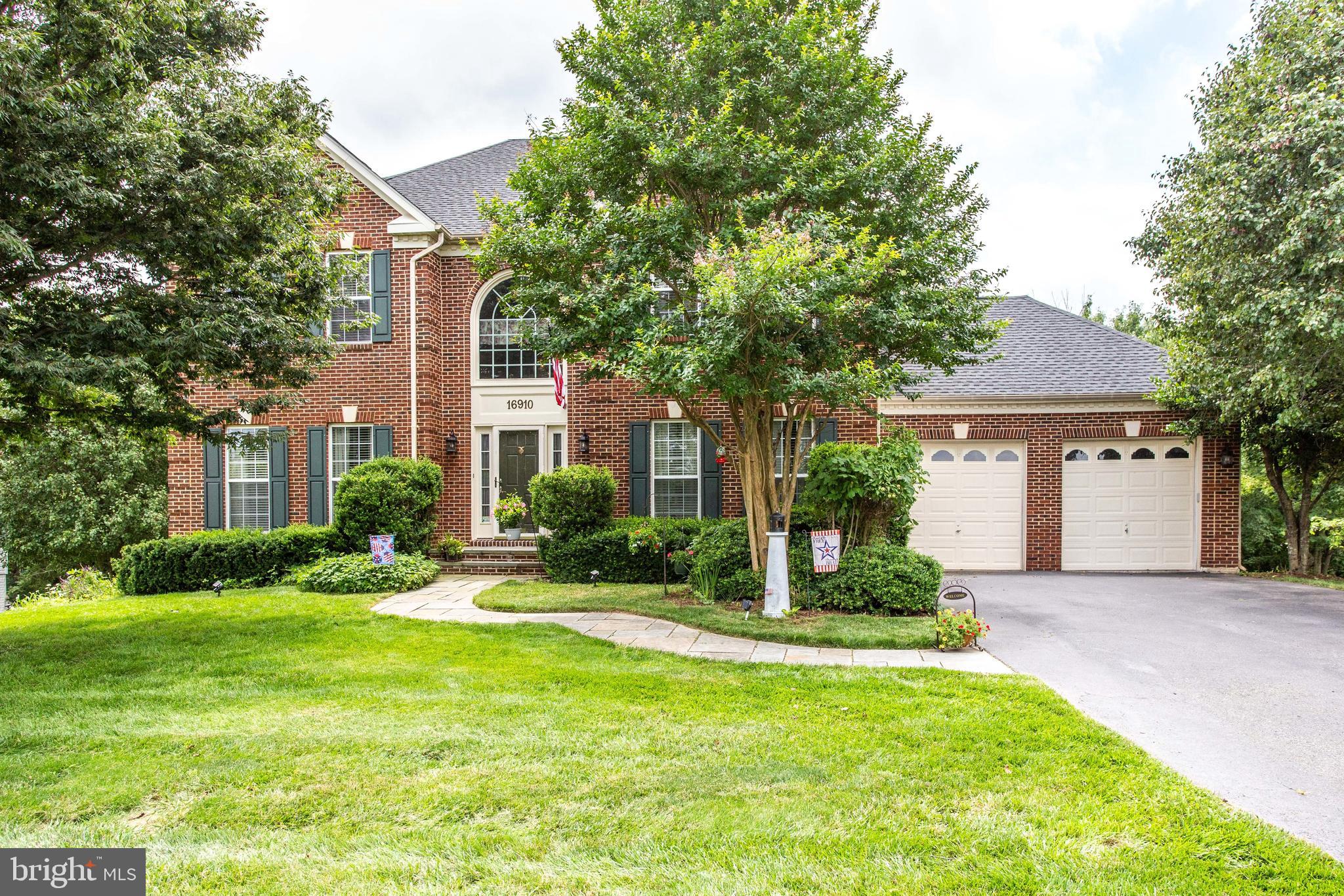 HUNTERS RUN - Residential