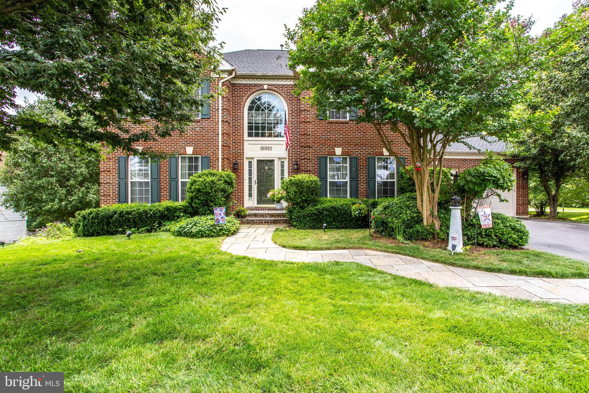 HUNTERS RUN - Residential