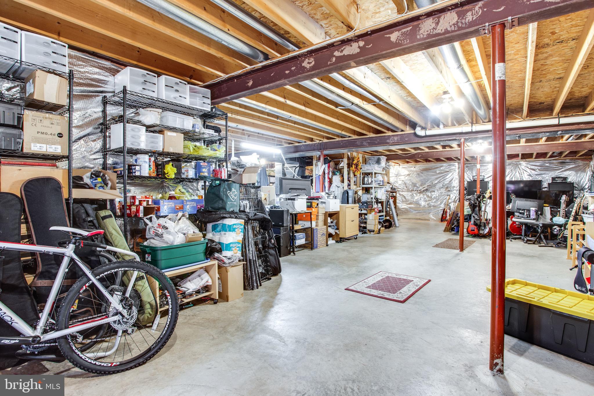 HUNTERS RUN - Residential