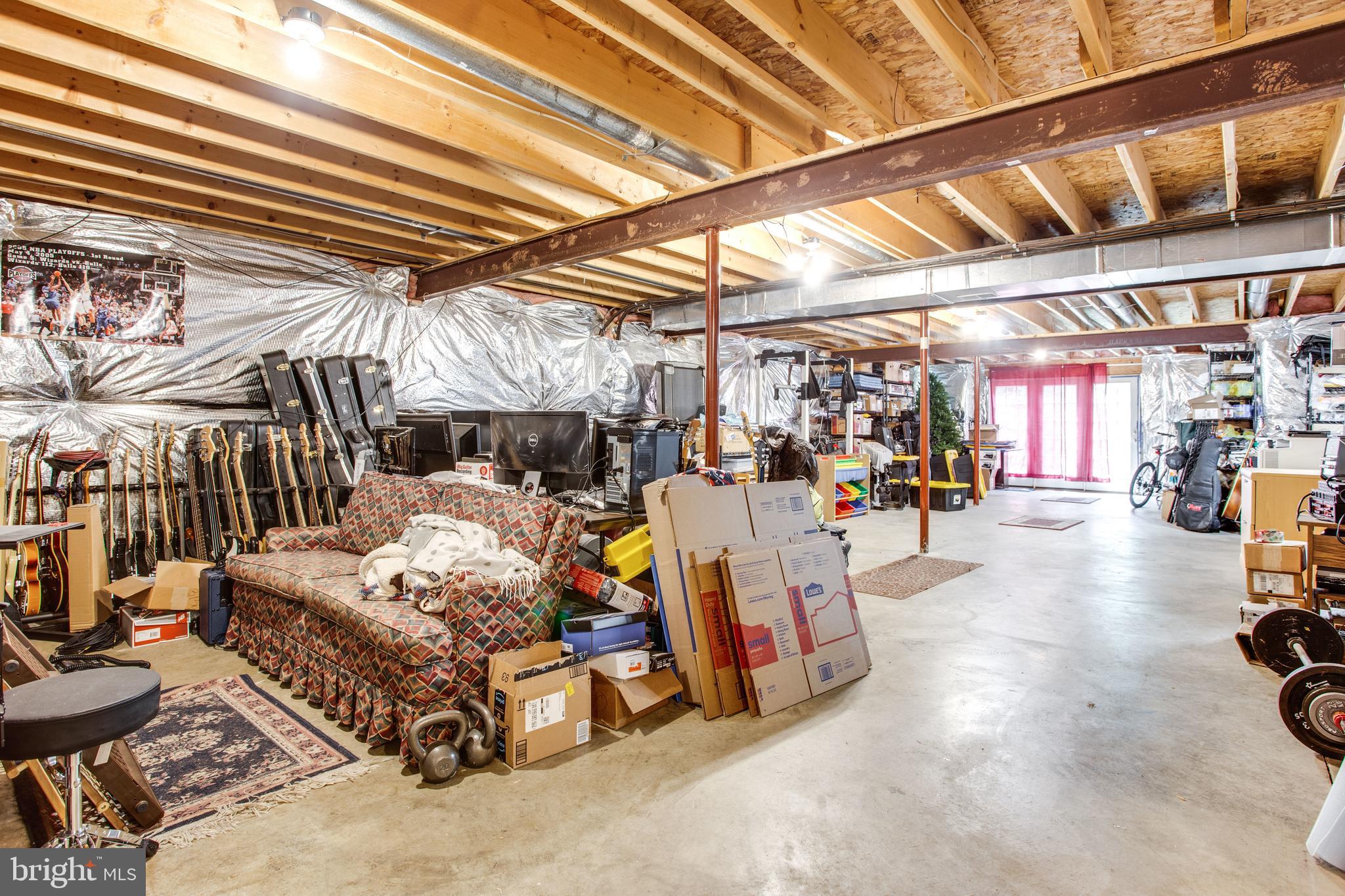 HUNTERS RUN - Residential