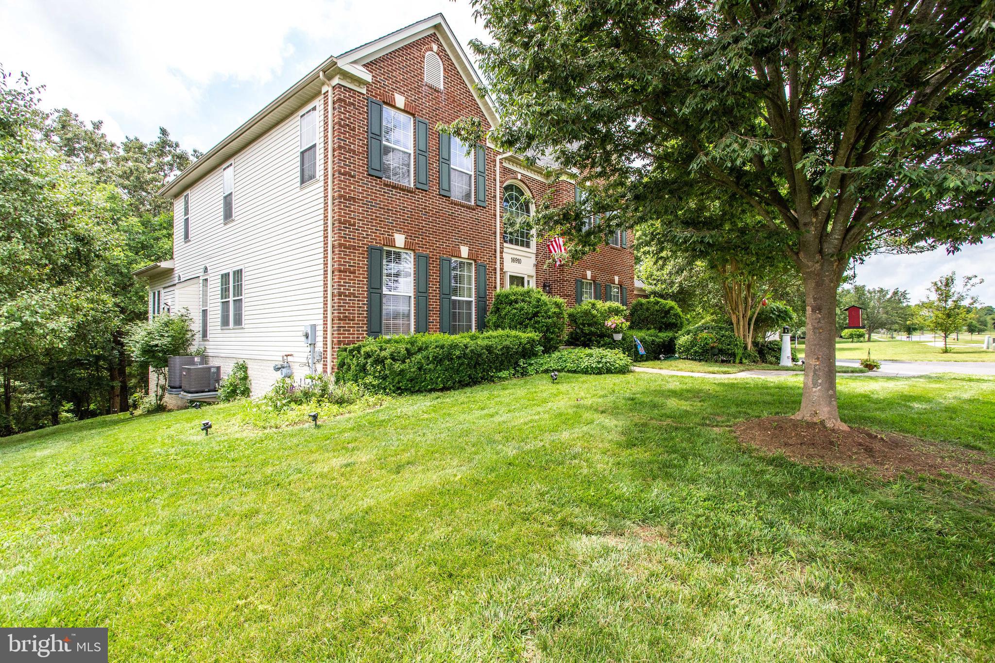 HUNTERS RUN - Residential