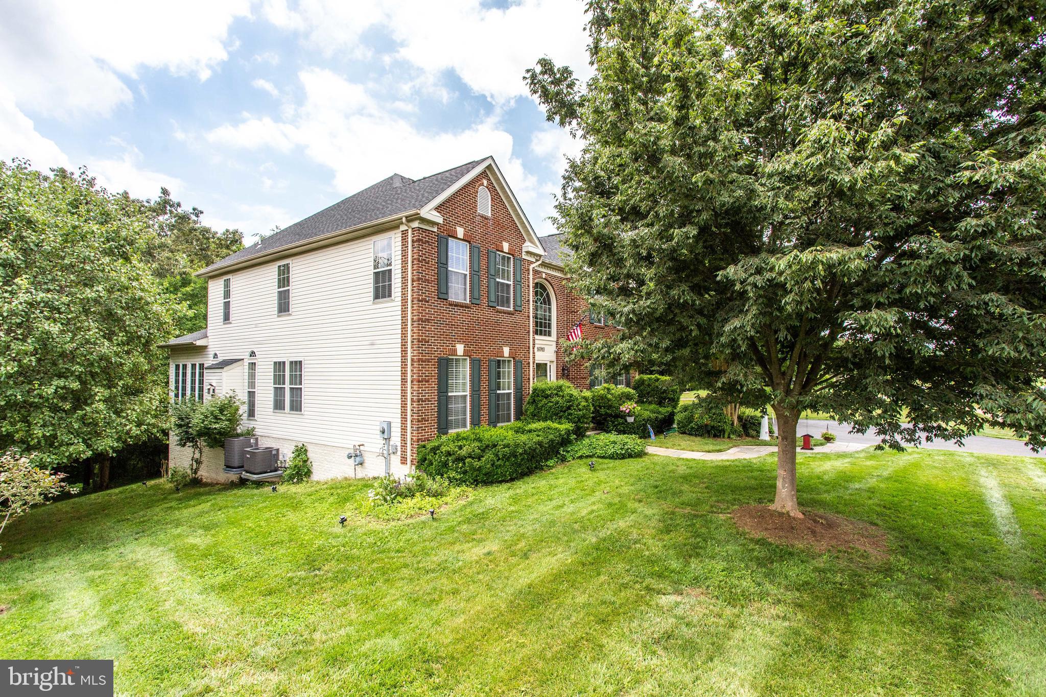 HUNTERS RUN - Residential