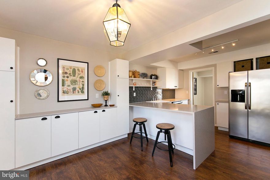 Bright and Clean! Located in the heart of Old Town Warrenton, steps from Main Street restaurants and shops. Community features pool, tennis courts, and playground as well as direct access to Greenway Trail and dog park. Full size washer and dryer included!
Convenient to 29, making commuting a breeze.
Includes 2 reserved parking spaces, water, and trash. Plentiful guest parking and RV parking.