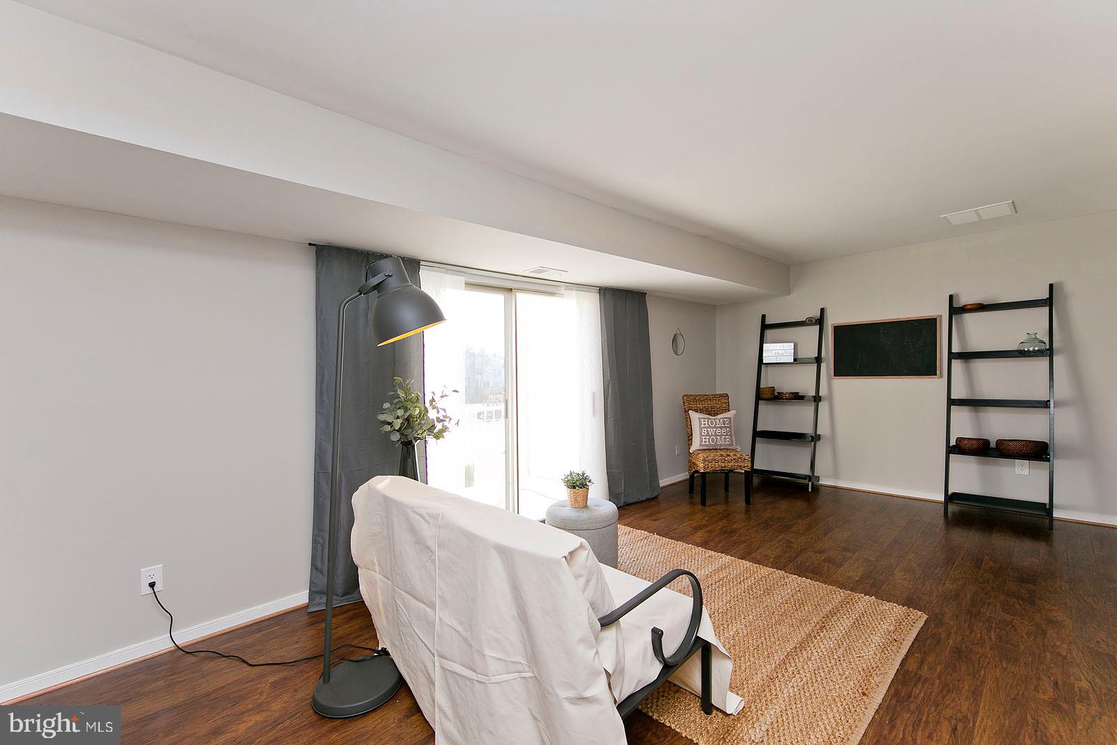 LEEDS SQUARE - Residential