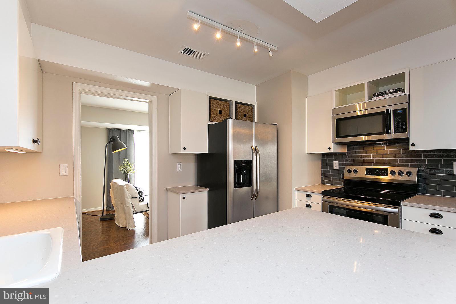 LEEDS SQUARE - Residential