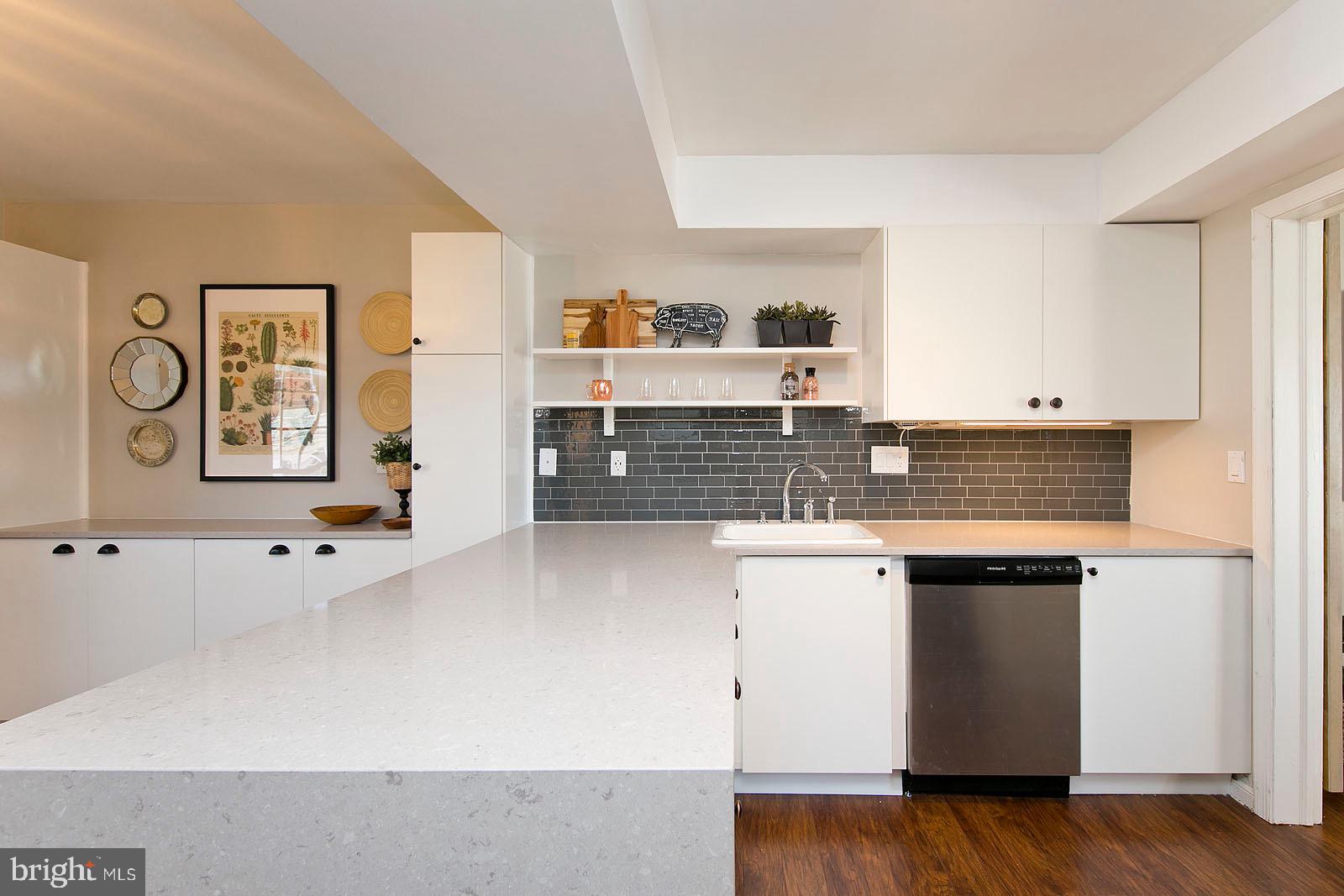 LEEDS SQUARE - Residential