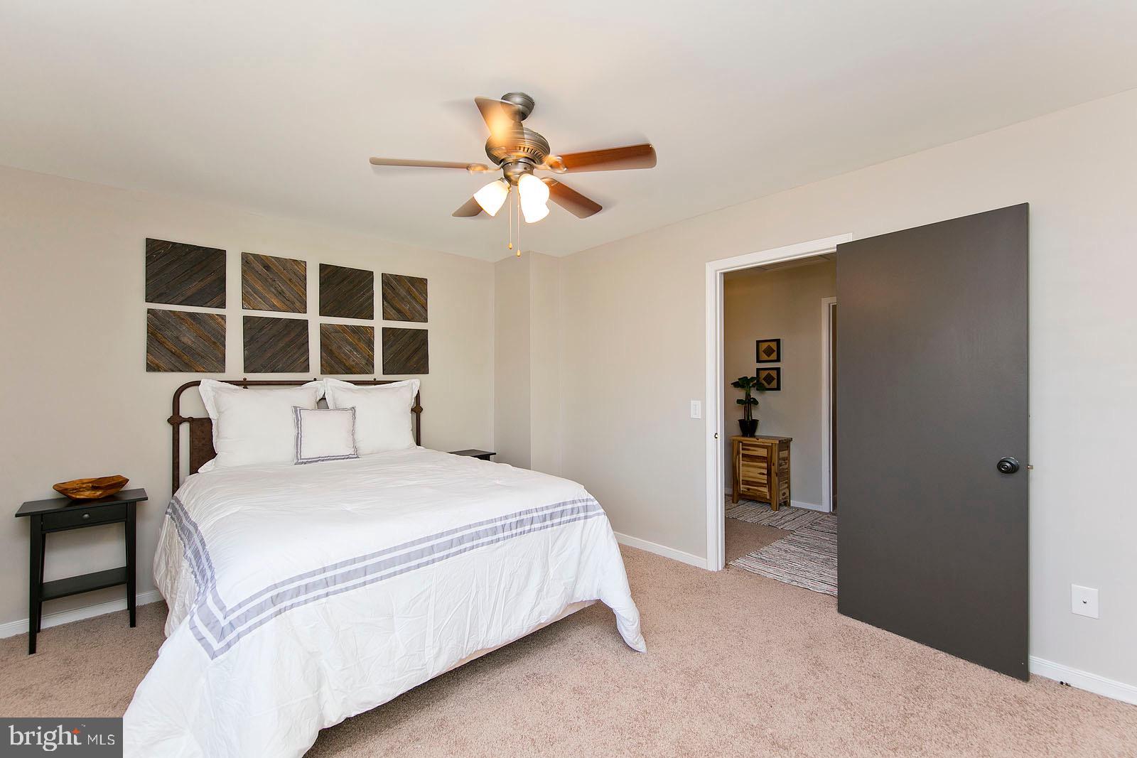 LEEDS SQUARE - Residential