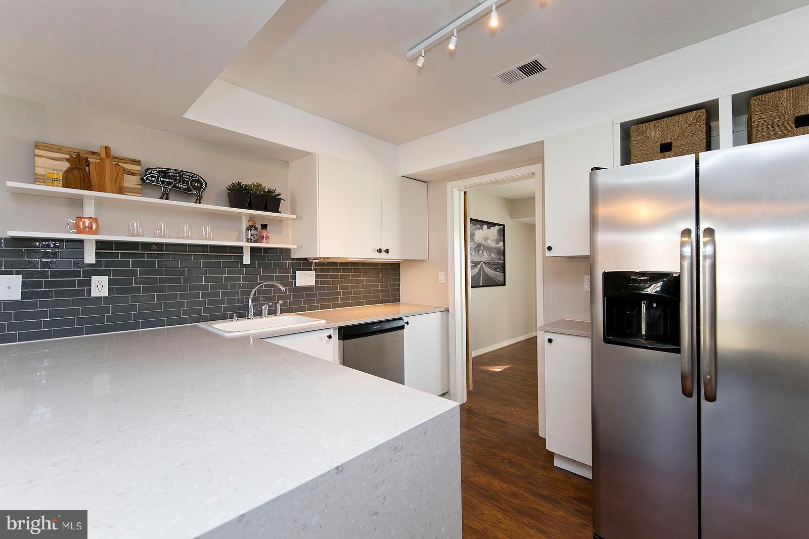 LEEDS SQUARE - Residential