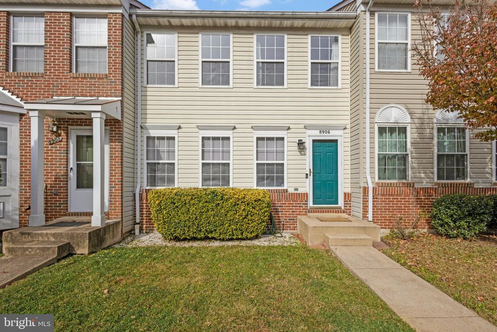Photo of 8906 Royal Astor Way, FAIRFAX, VA 22031 (MLS # VAFX2287834)