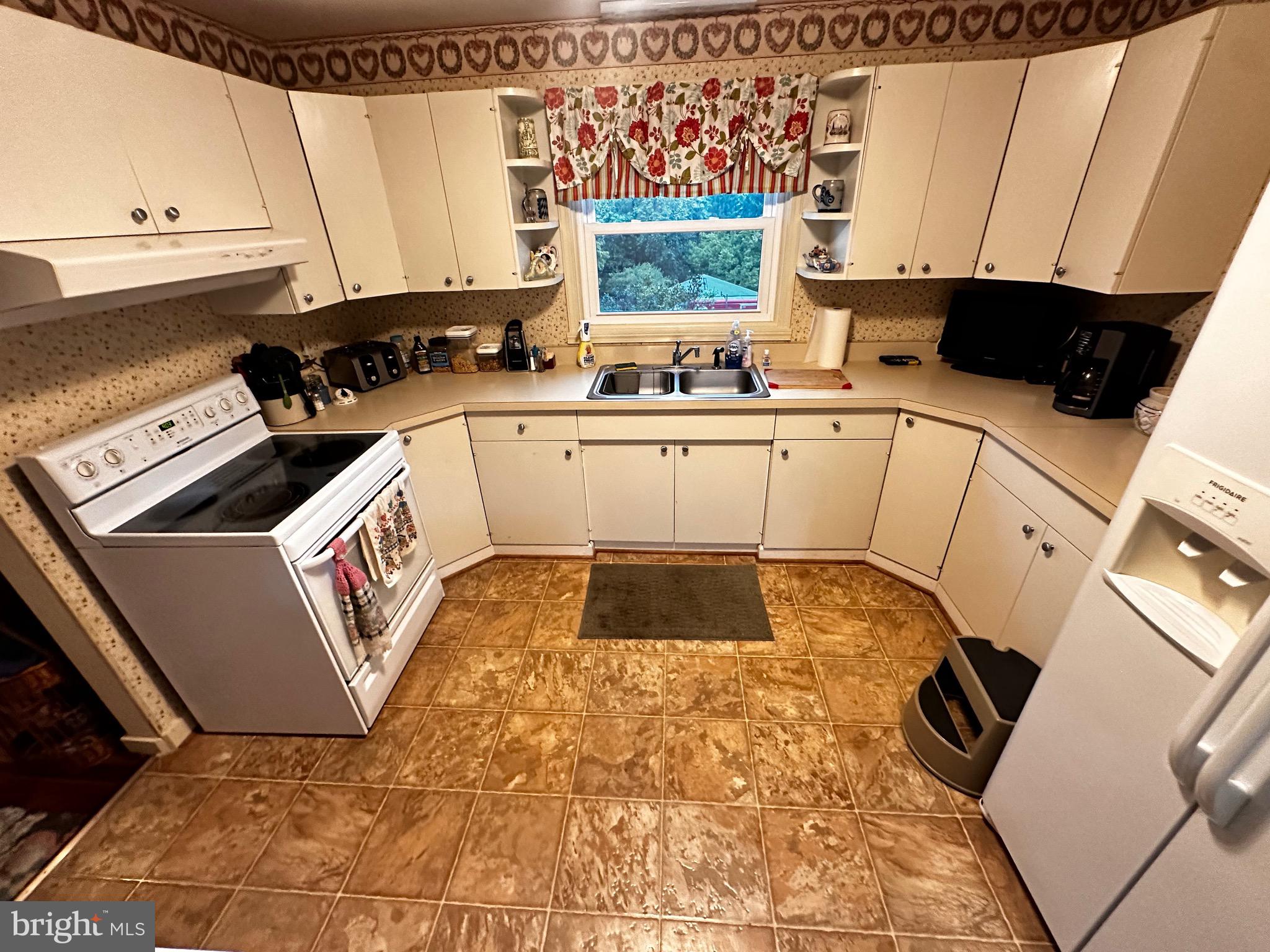 HAWTHORN HEIGHTS - Residential