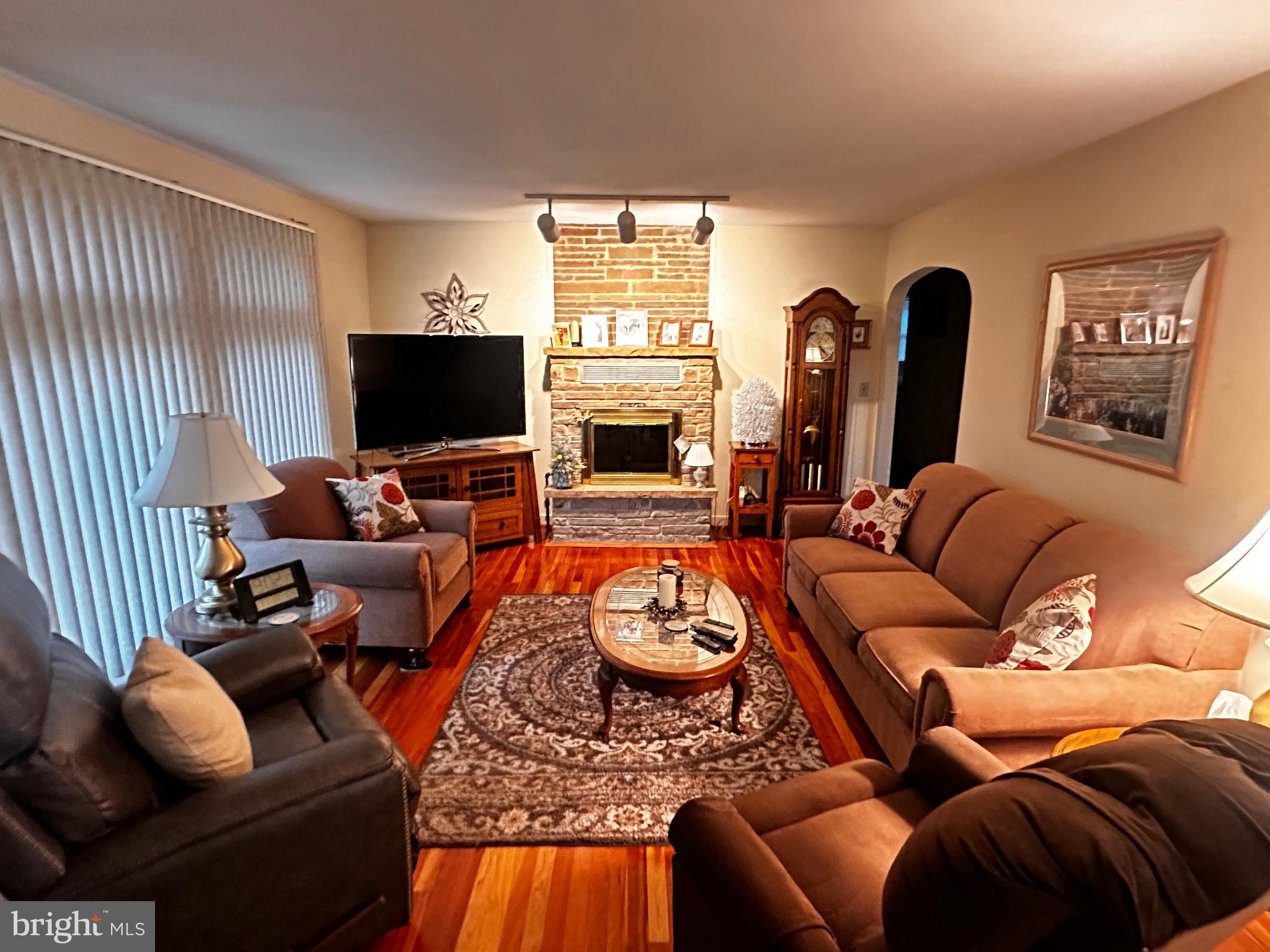 HAWTHORN HEIGHTS - Residential