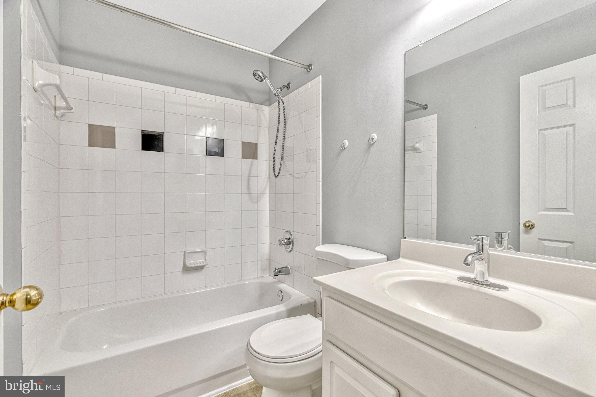 PARKSIDE AT ASHBURN - Residential Lease