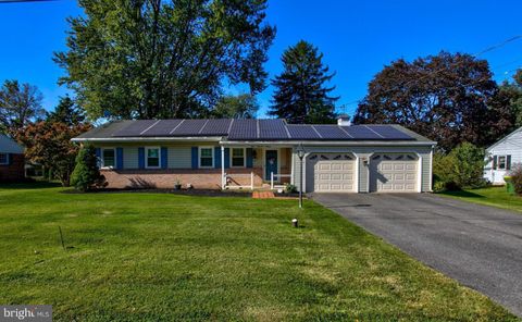 Photo of 316 Homecrest Drive, Willow Street, PA 17584 (MLS # PALA2058298)