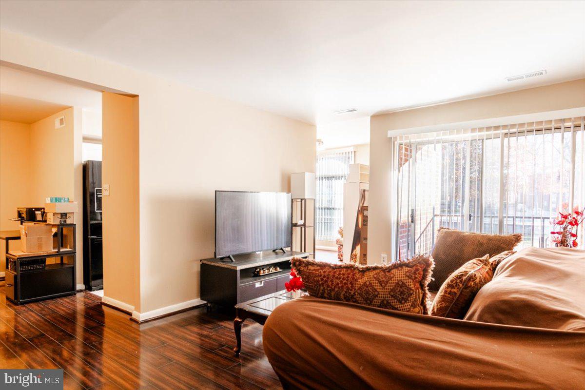 WOODBURN VILLAGE - Residential