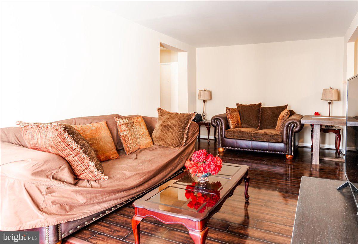 WOODBURN VILLAGE - Residential