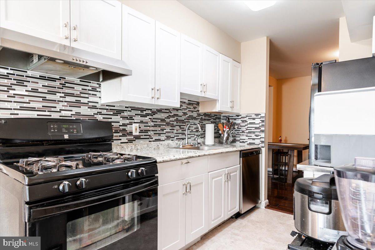 WOODBURN VILLAGE - Residential