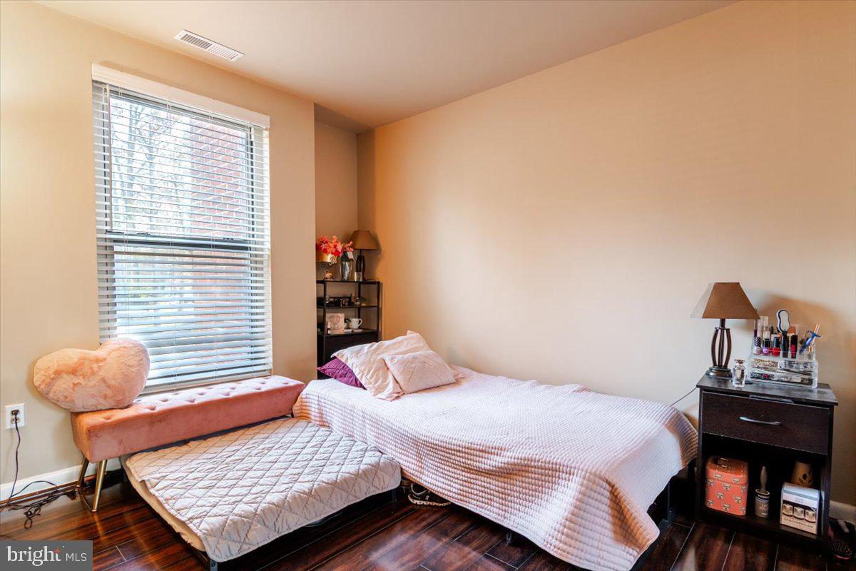 WOODBURN VILLAGE - Residential