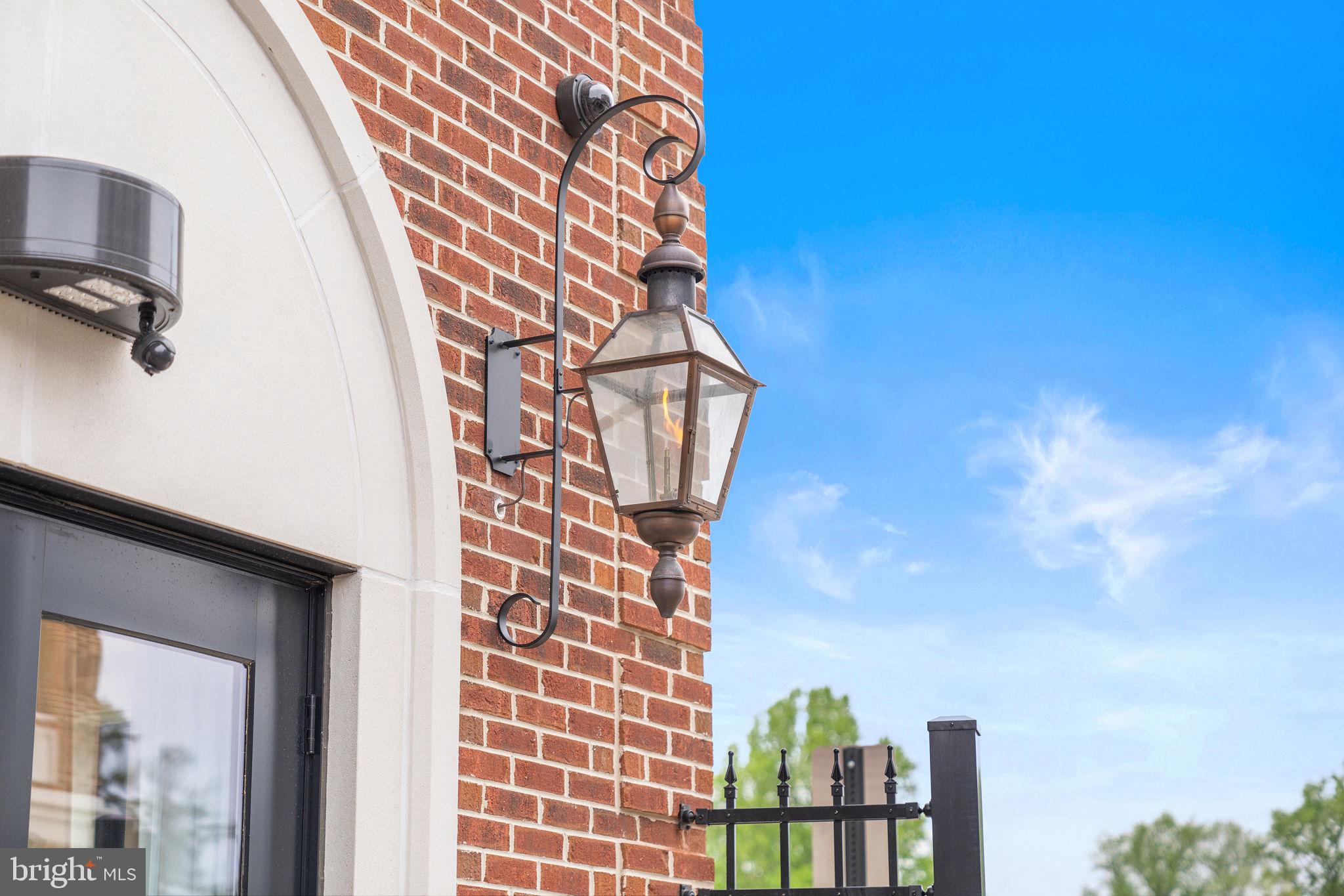 CHAIN BRIDGE - Residential