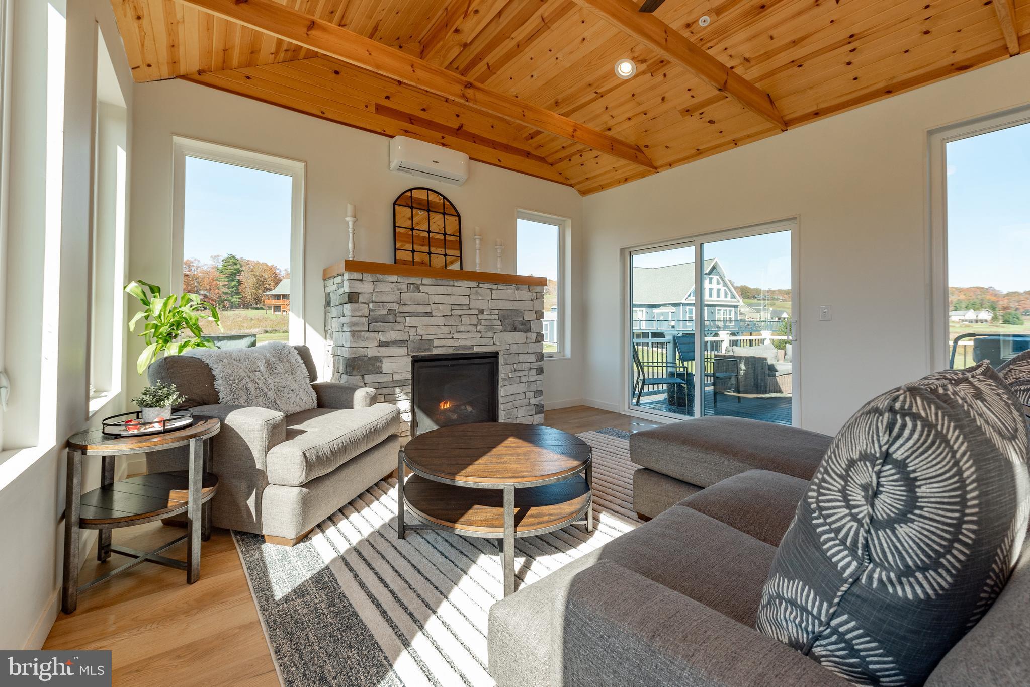 WATERFRONT GREENS - Residential