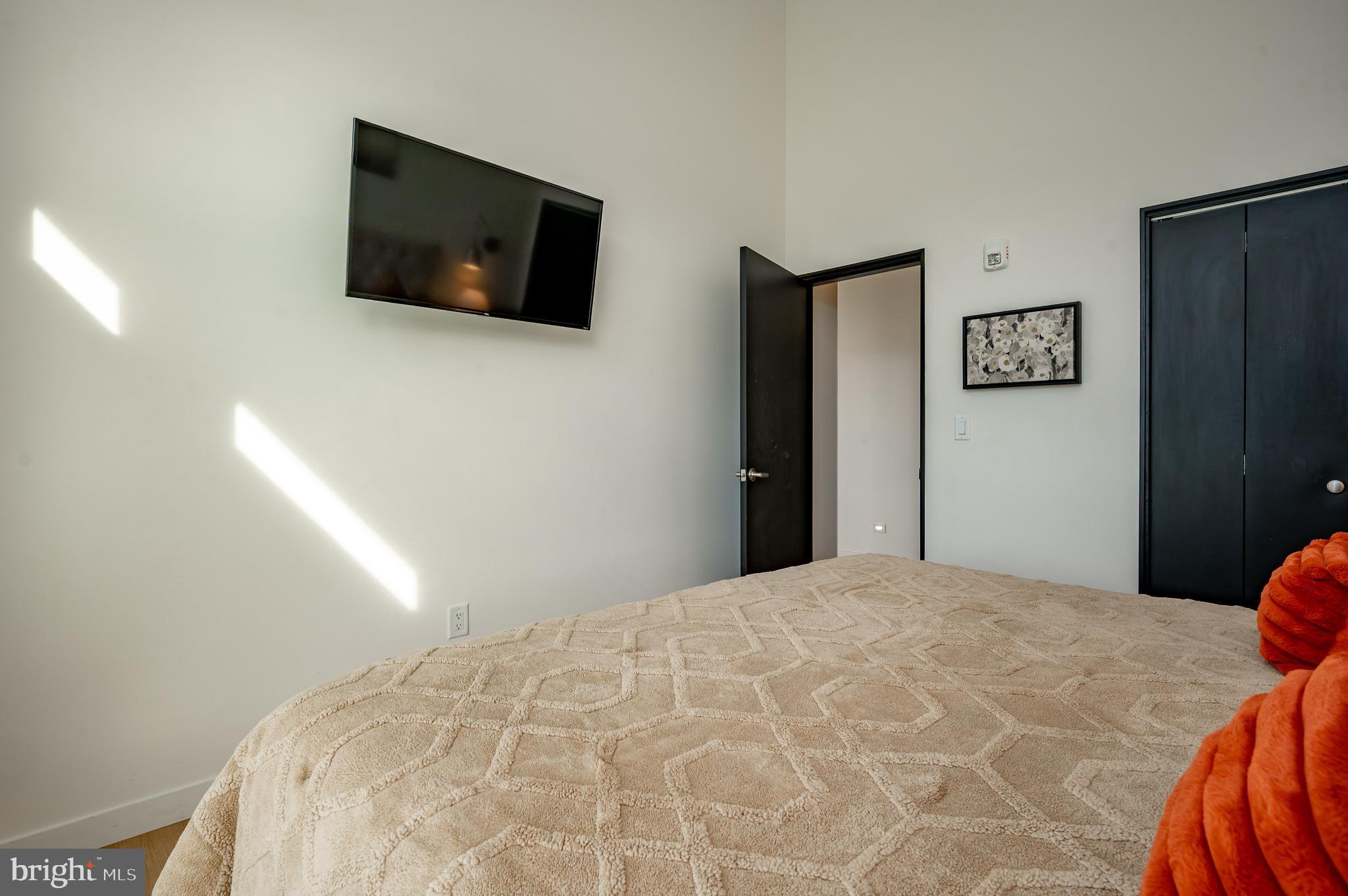 WATERFRONT GREENS - Residential