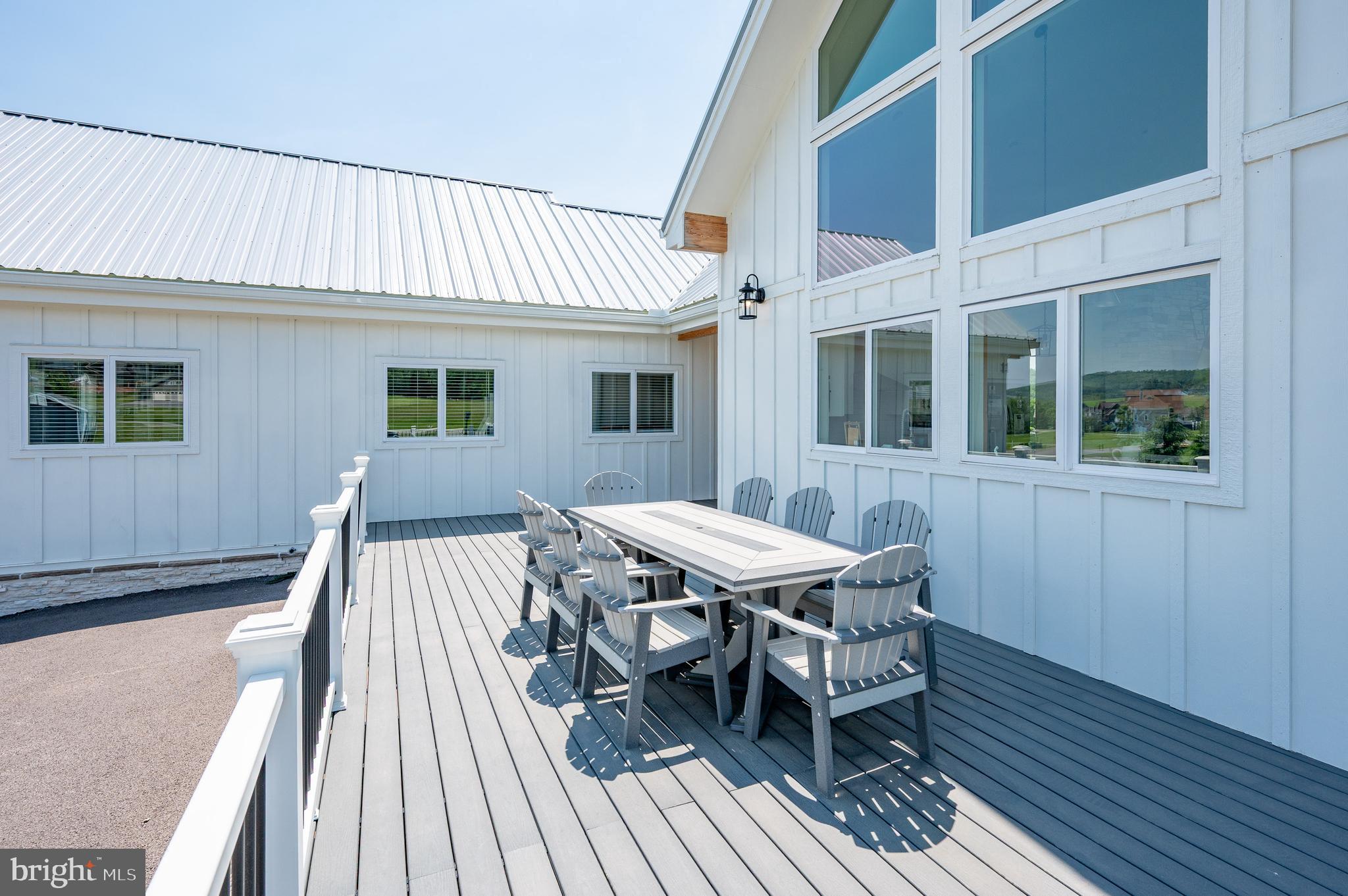 WATERFRONT GREENS - Residential