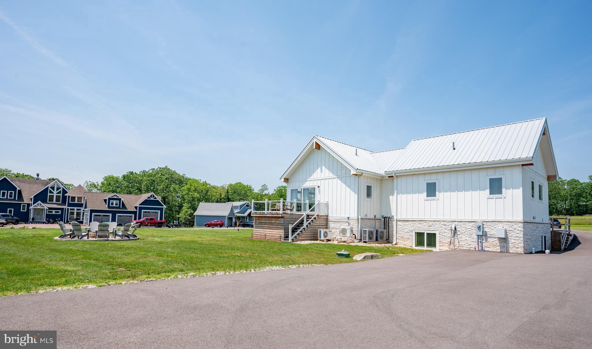 WATERFRONT GREENS - Residential