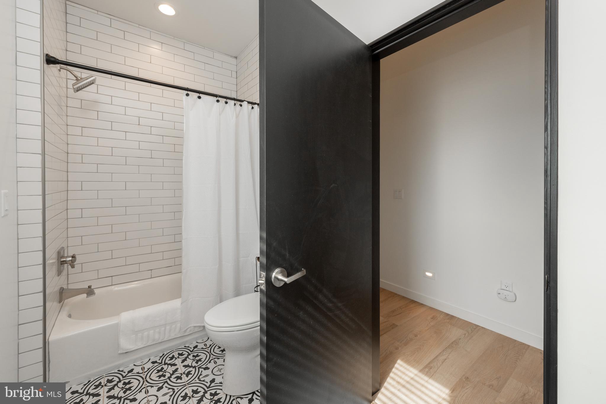 WATERFRONT GREENS - Residential