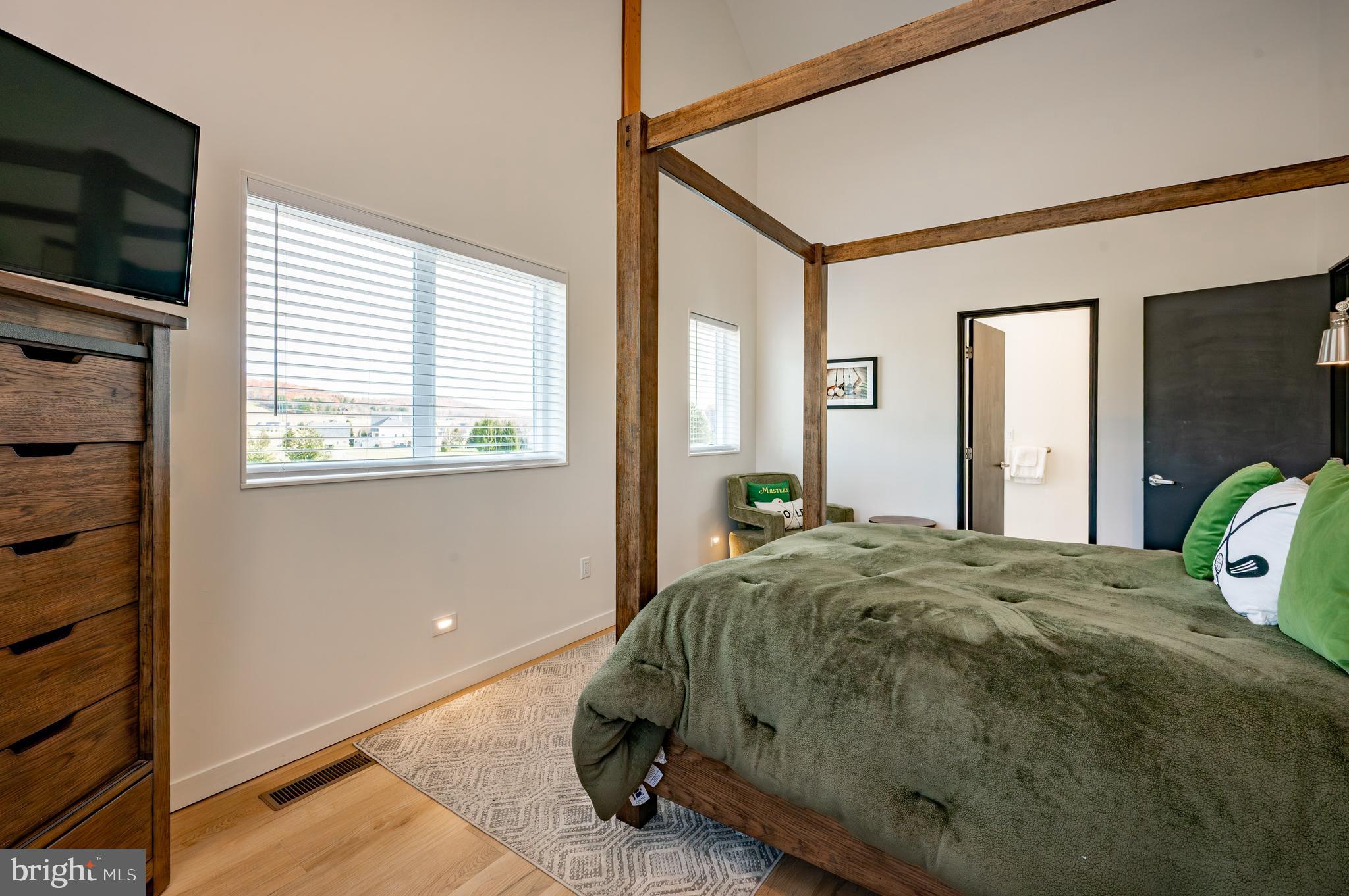 WATERFRONT GREENS - Residential