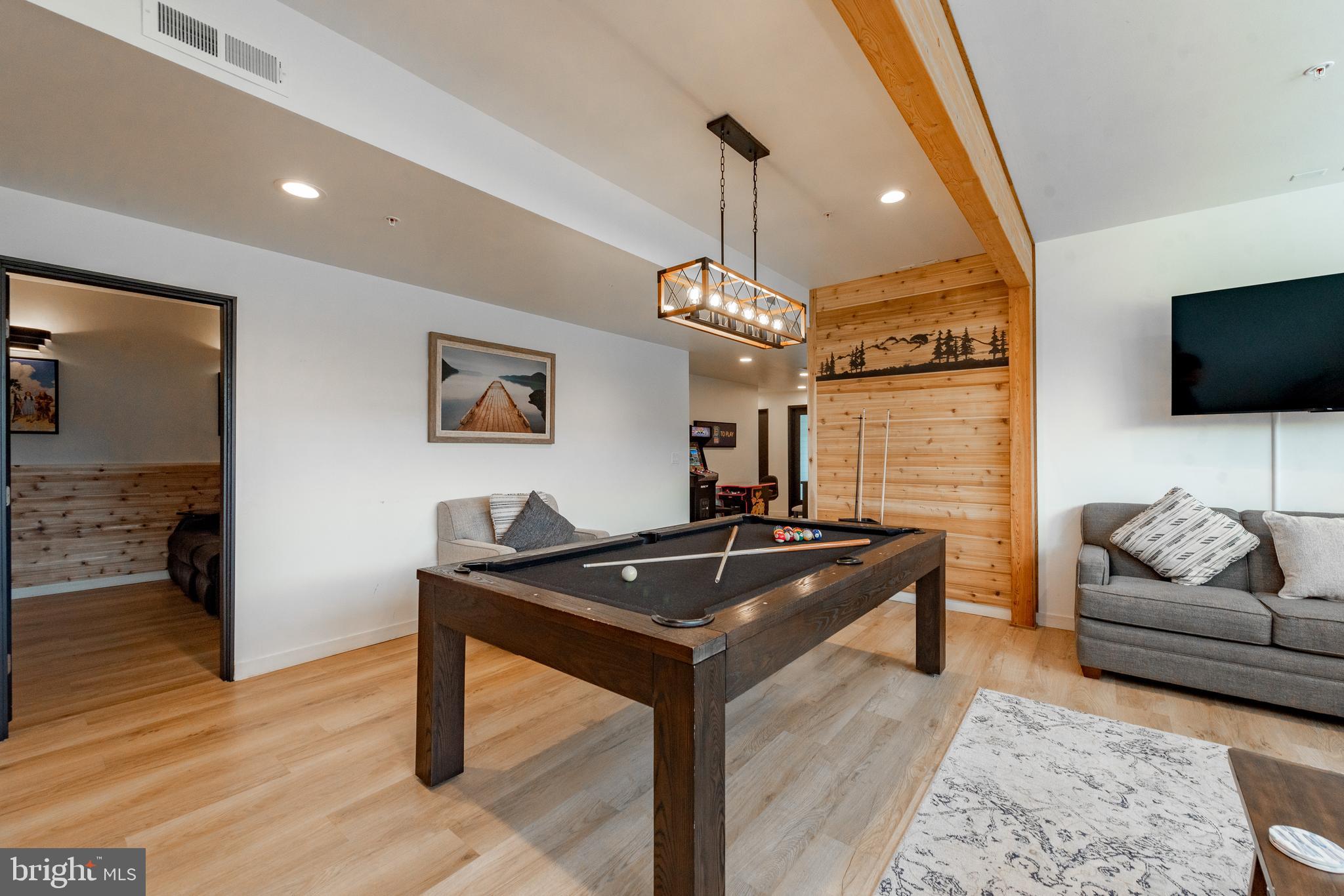 WATERFRONT GREENS - Residential