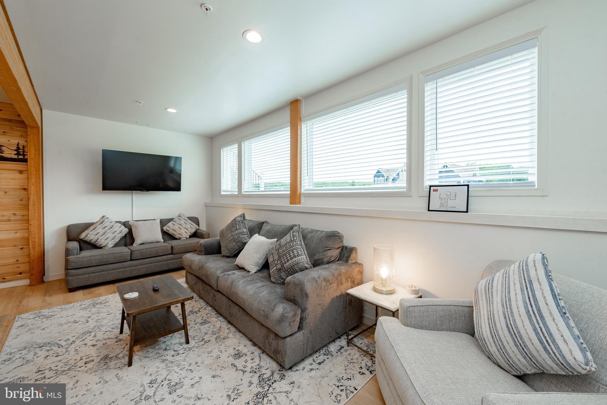 WATERFRONT GREENS - Residential