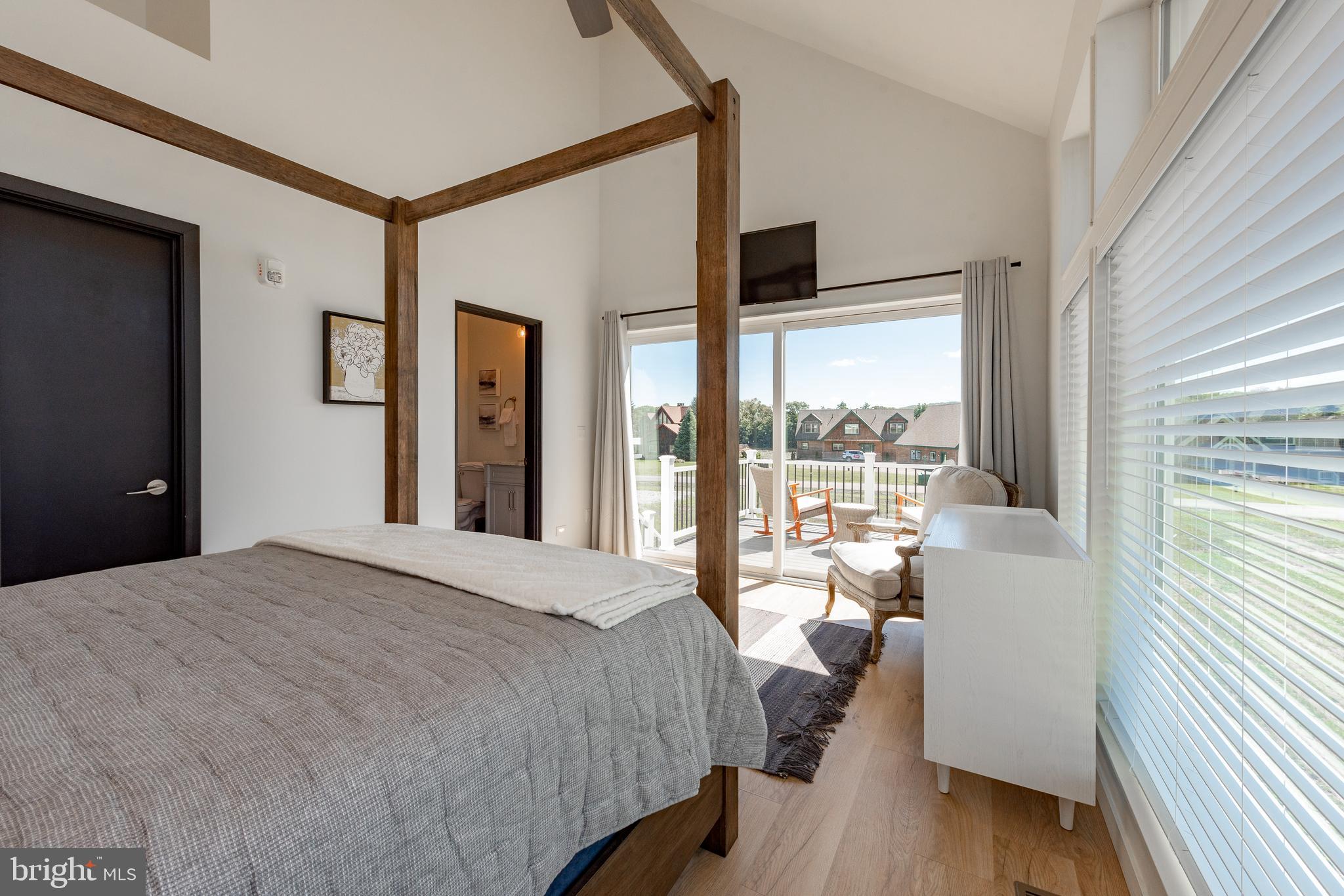 WATERFRONT GREENS - Residential