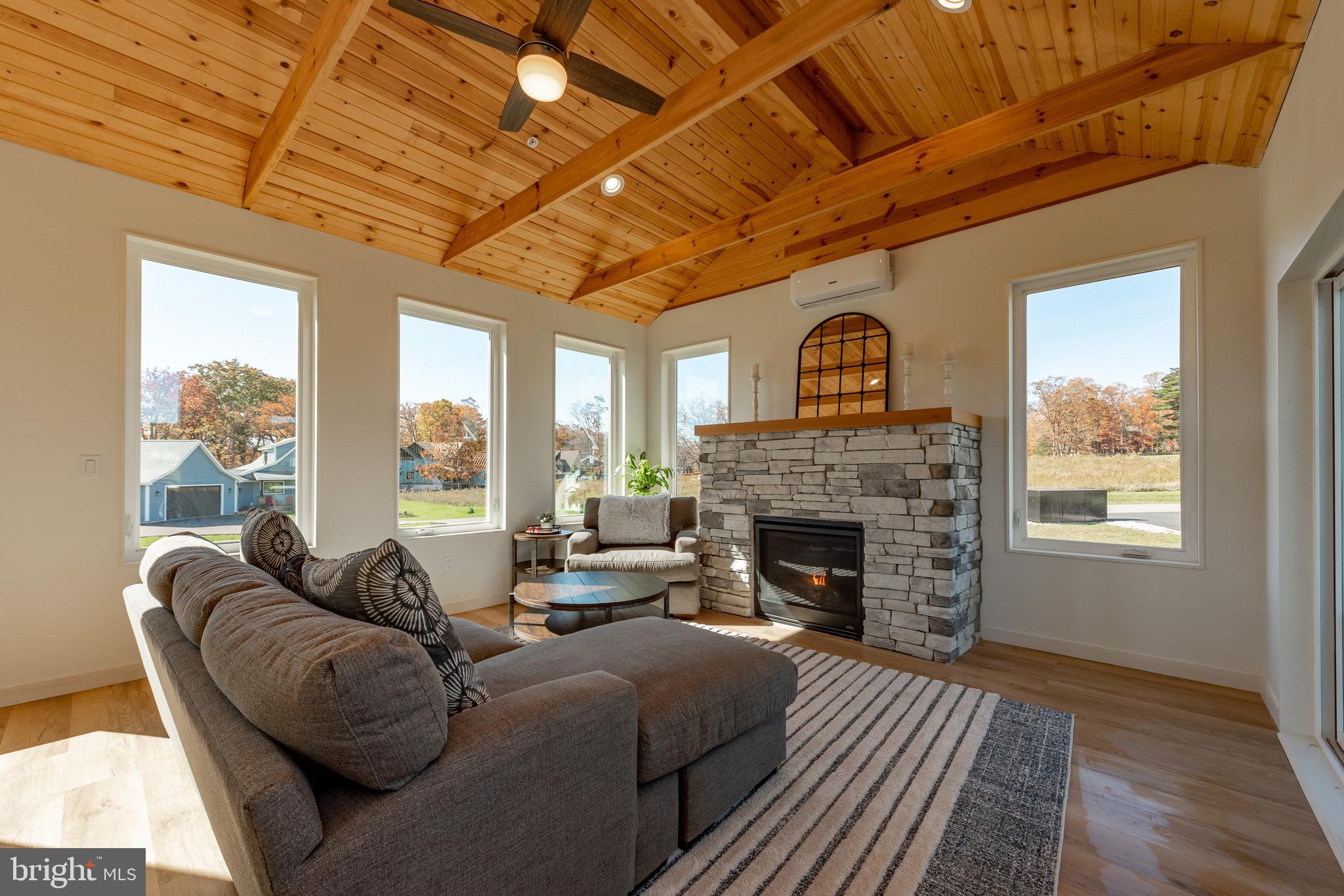 WATERFRONT GREENS - Residential