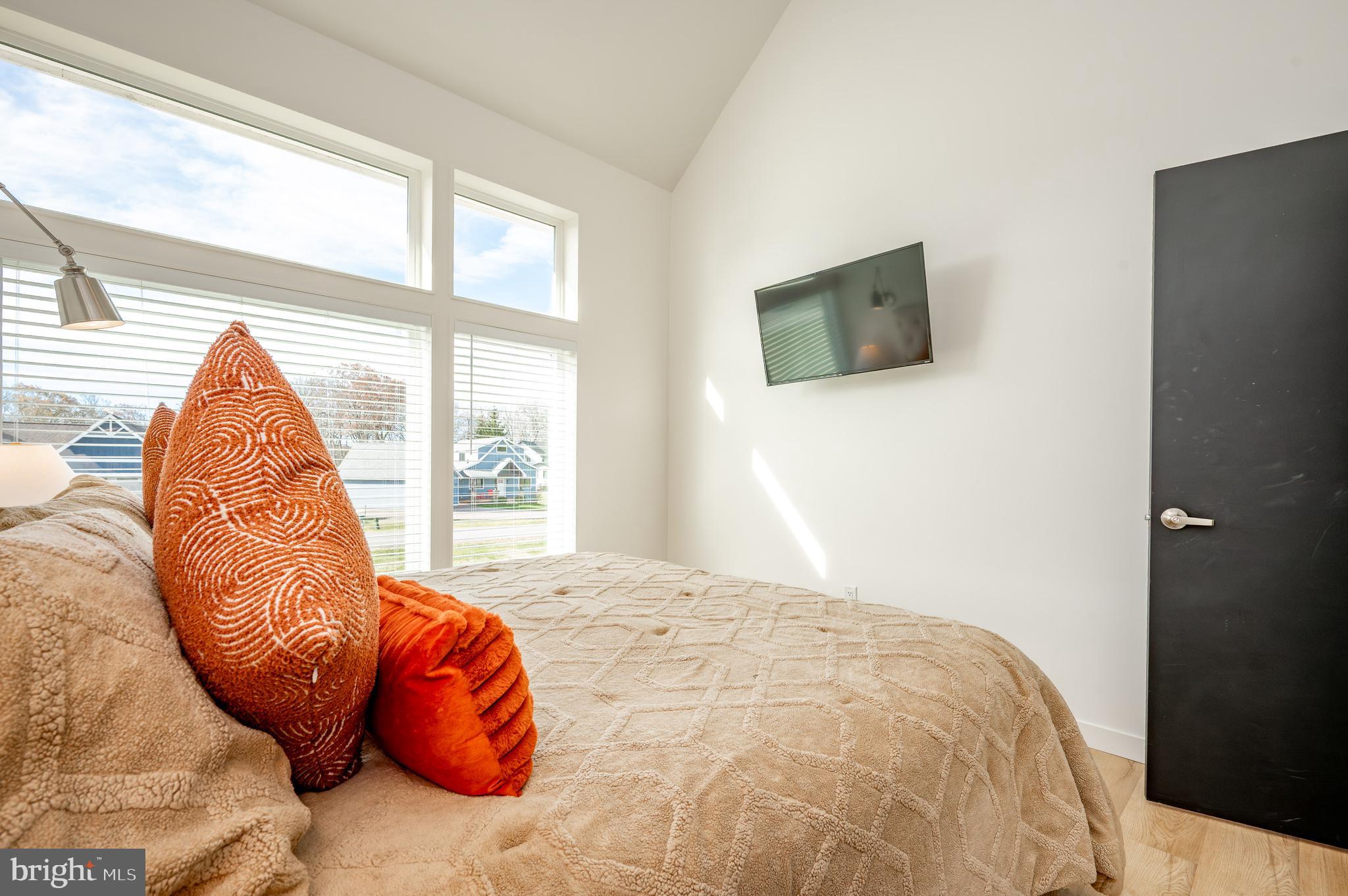 WATERFRONT GREENS - Residential