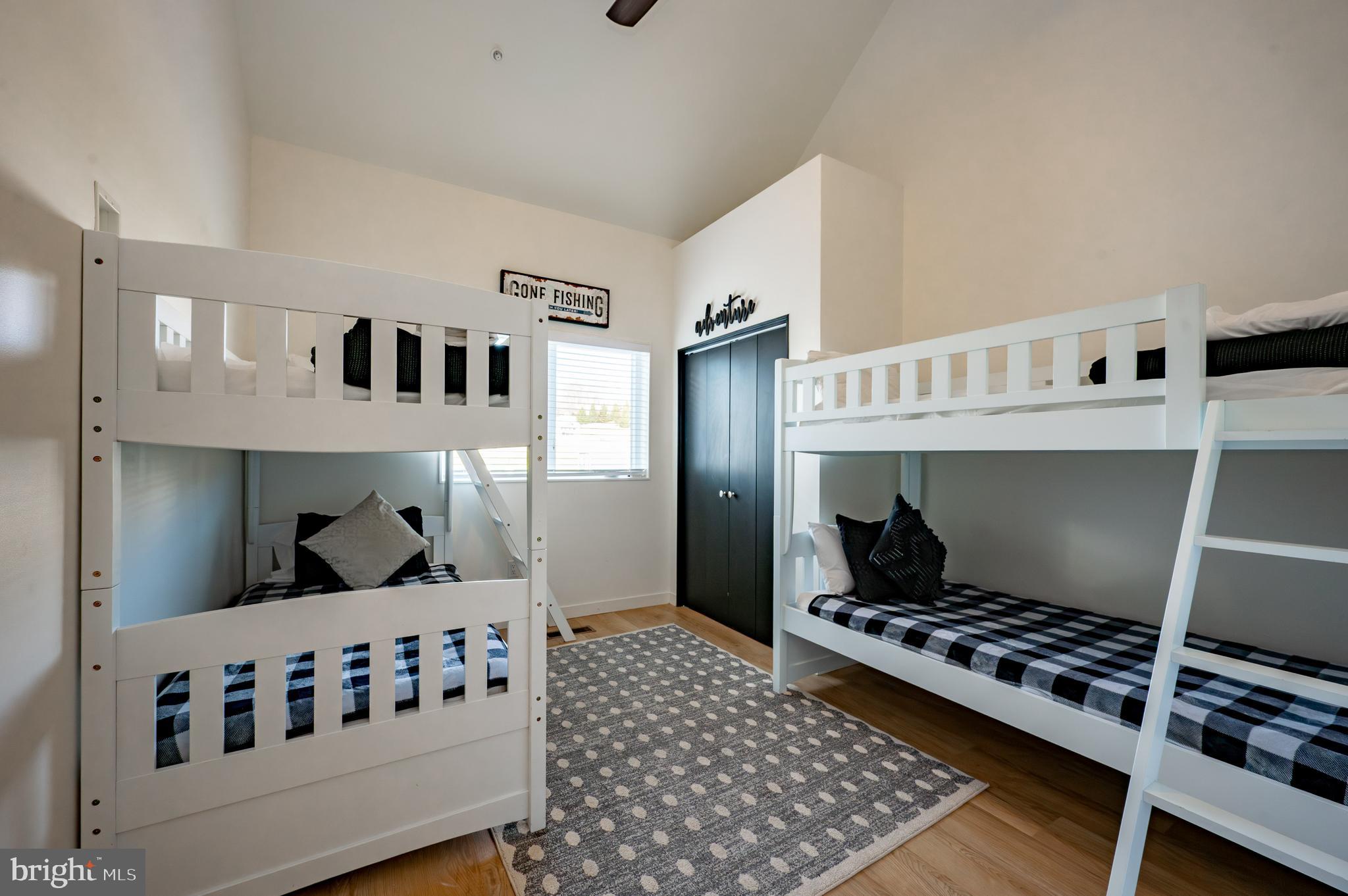 WATERFRONT GREENS - Residential