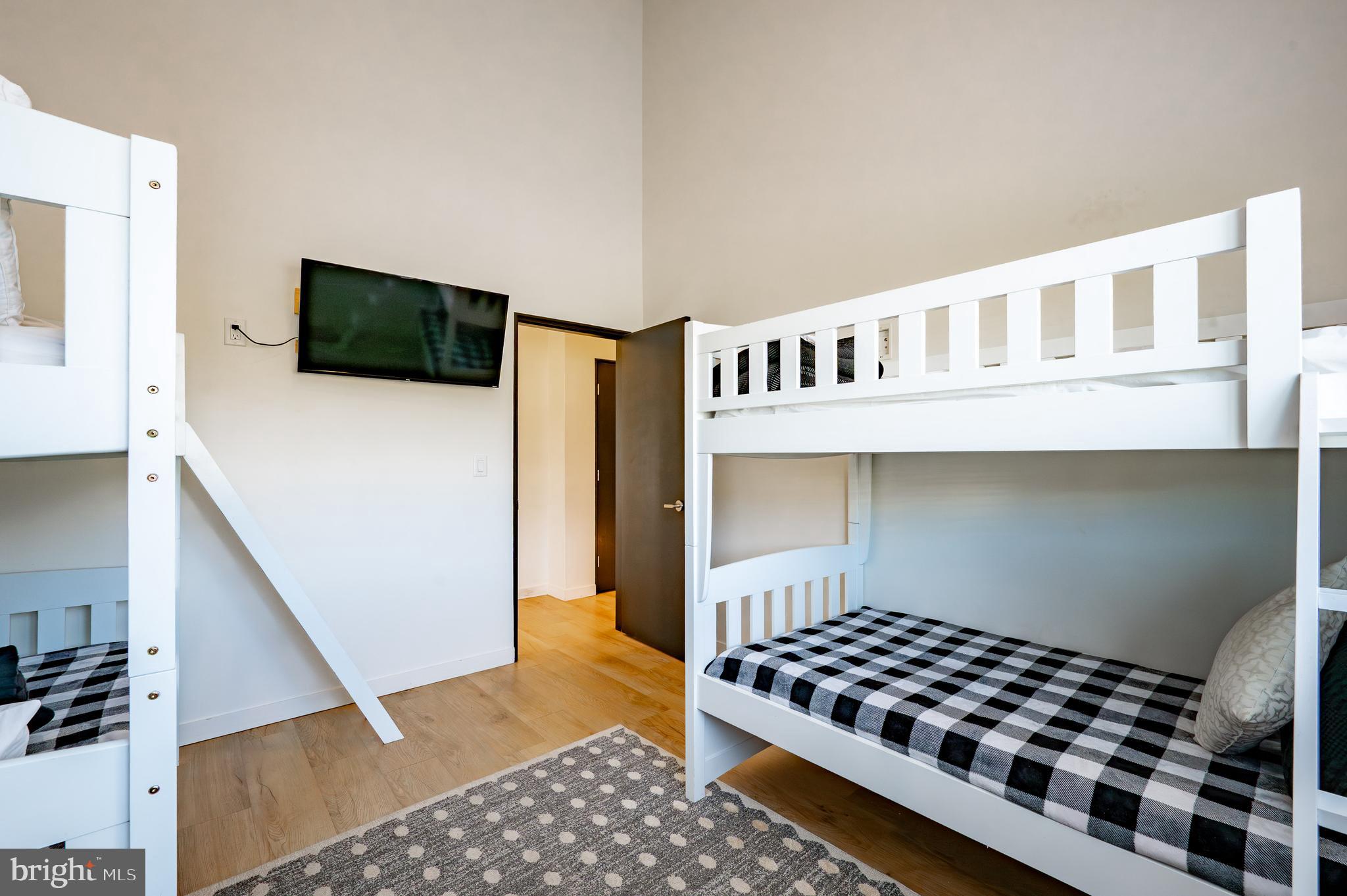 WATERFRONT GREENS - Residential