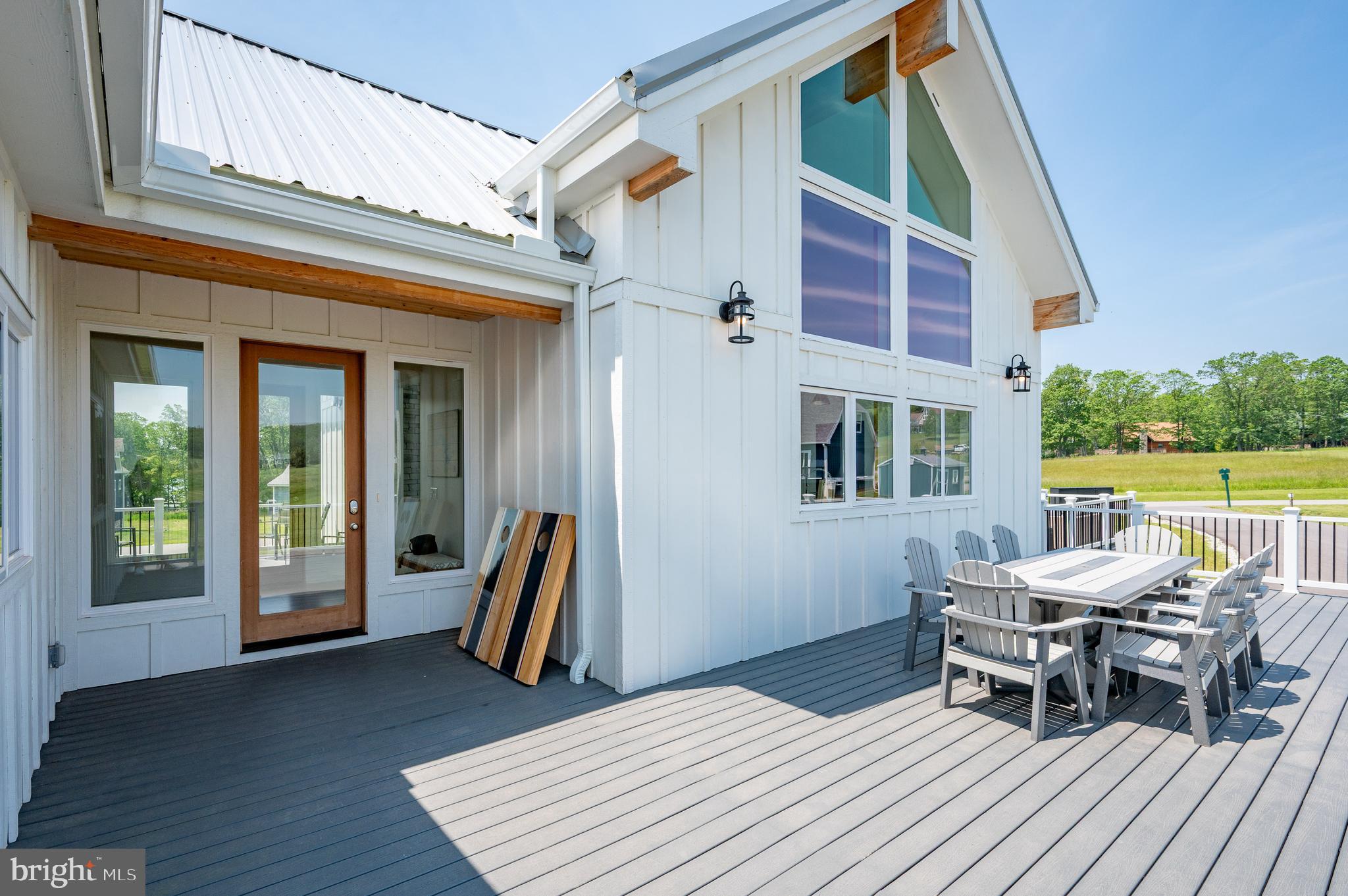 WATERFRONT GREENS - Residential